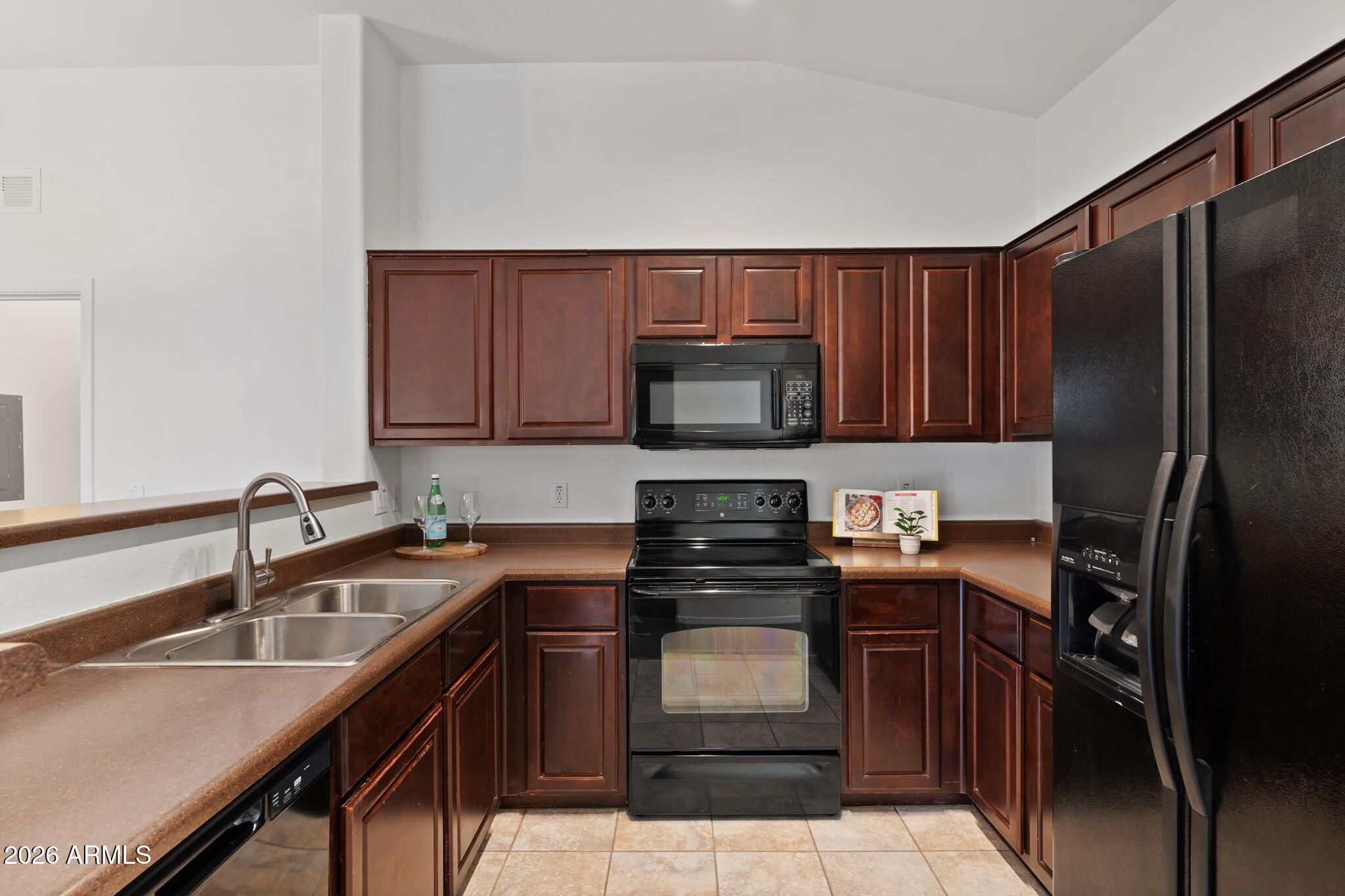 TRE BELLAVIA 2 CONDOMINIUM - Residential