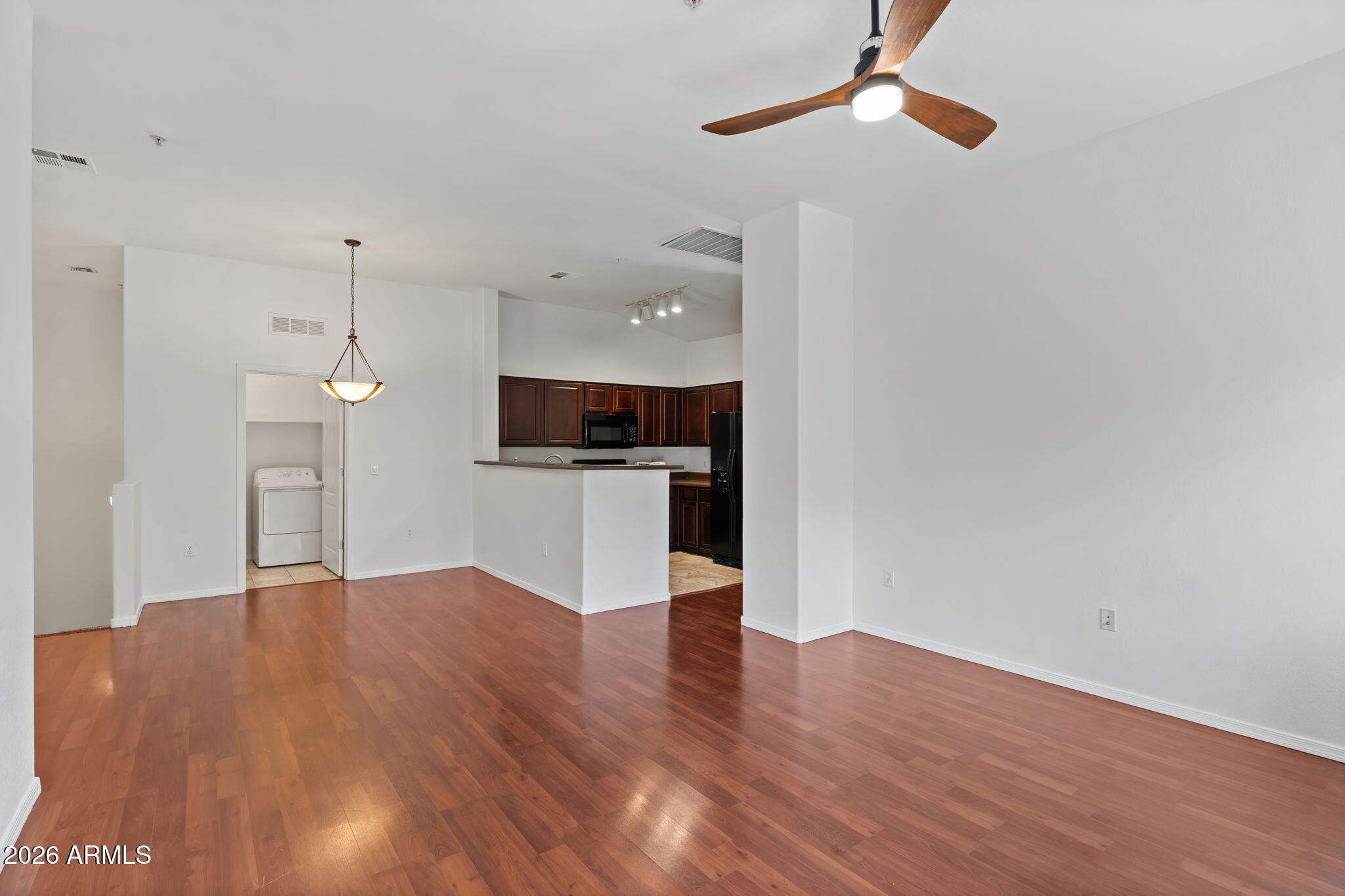 TRE BELLAVIA 2 CONDOMINIUM - Residential