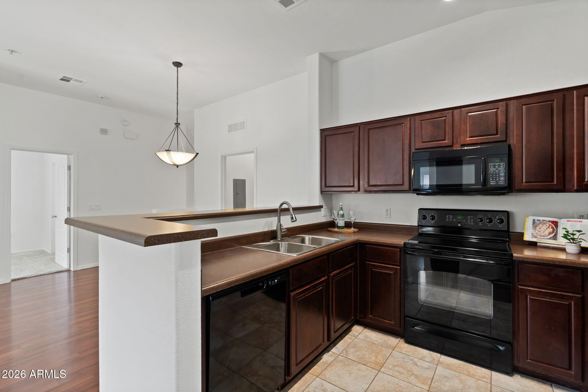 TRE BELLAVIA 2 CONDOMINIUM - Residential
