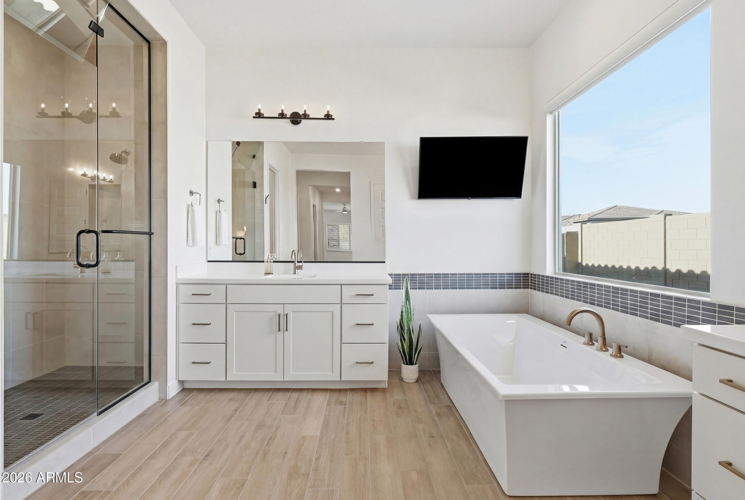 WHISPERING HILLS - Residential