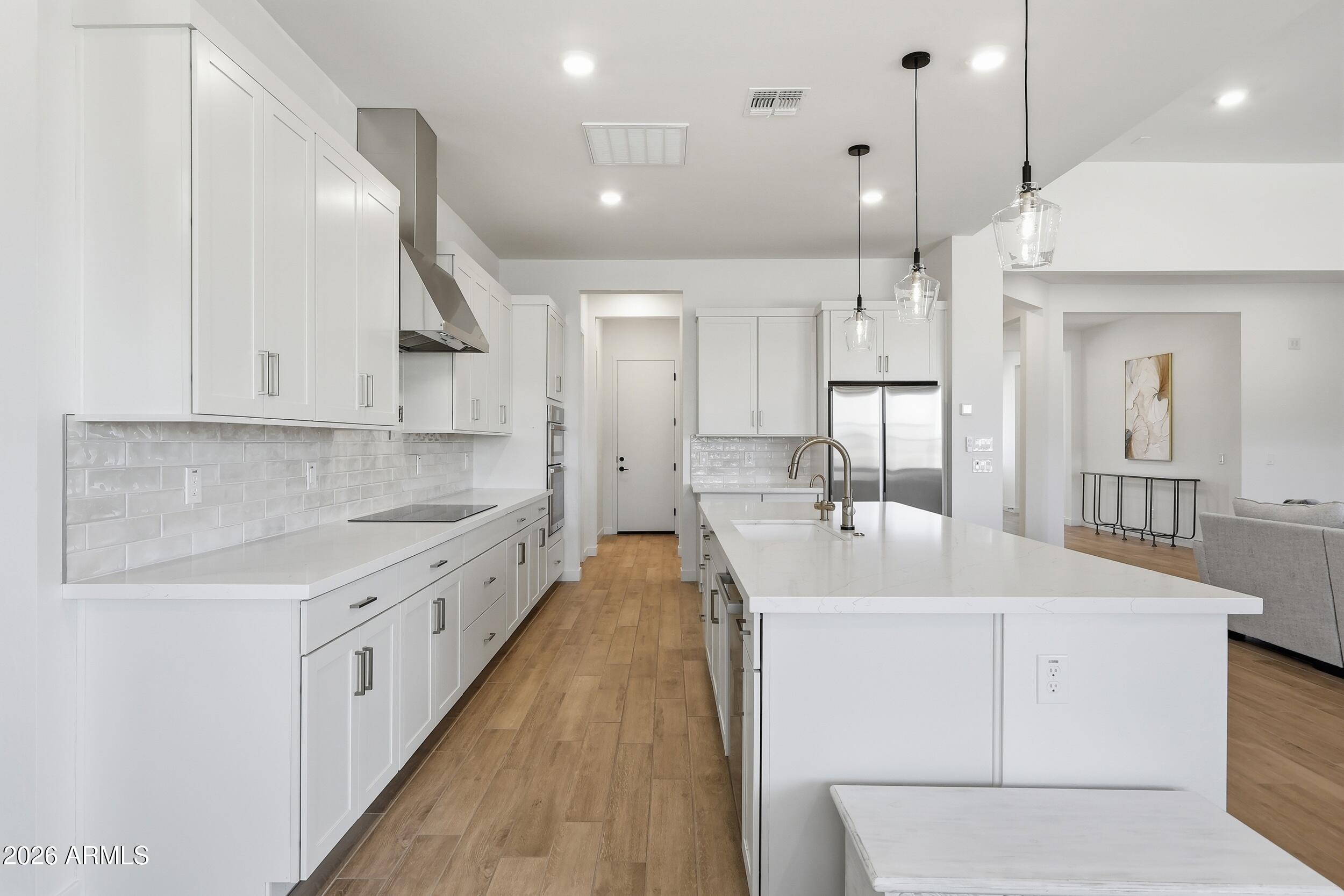 WHISPERING HILLS - Residential