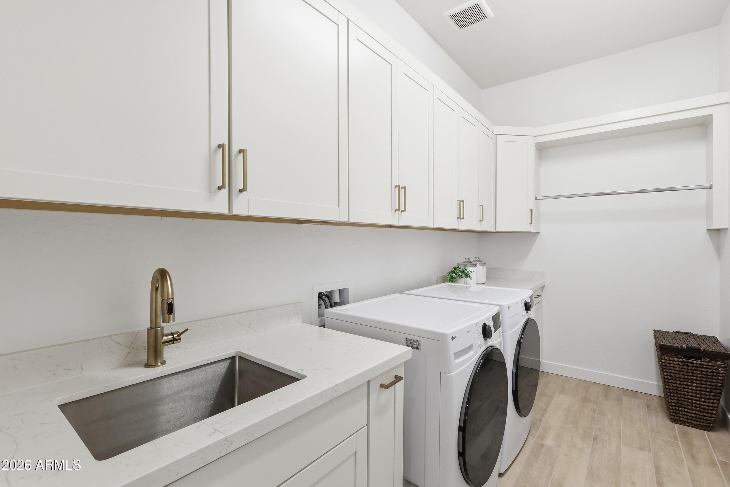 WHISPERING HILLS - Residential