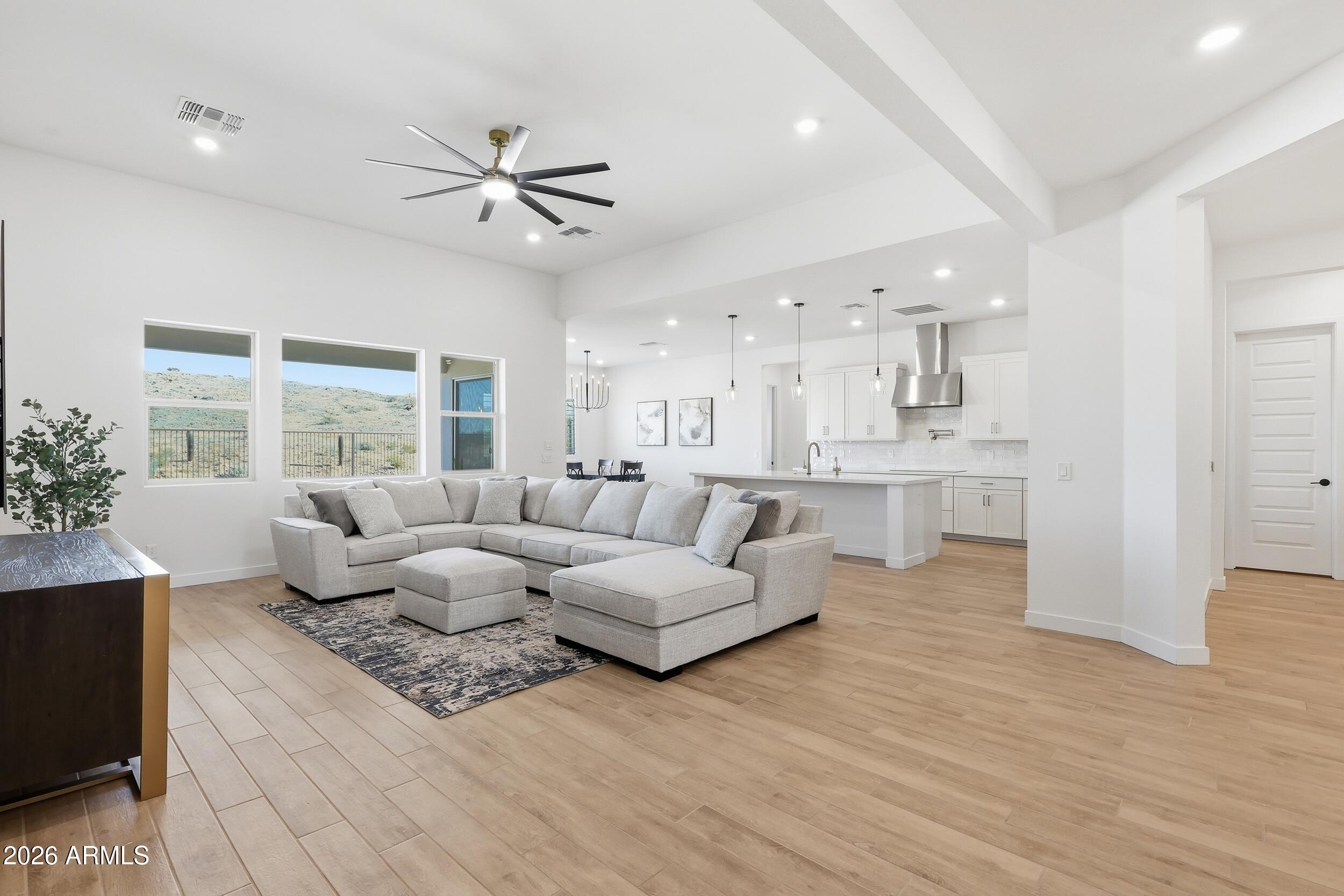 WHISPERING HILLS - Residential