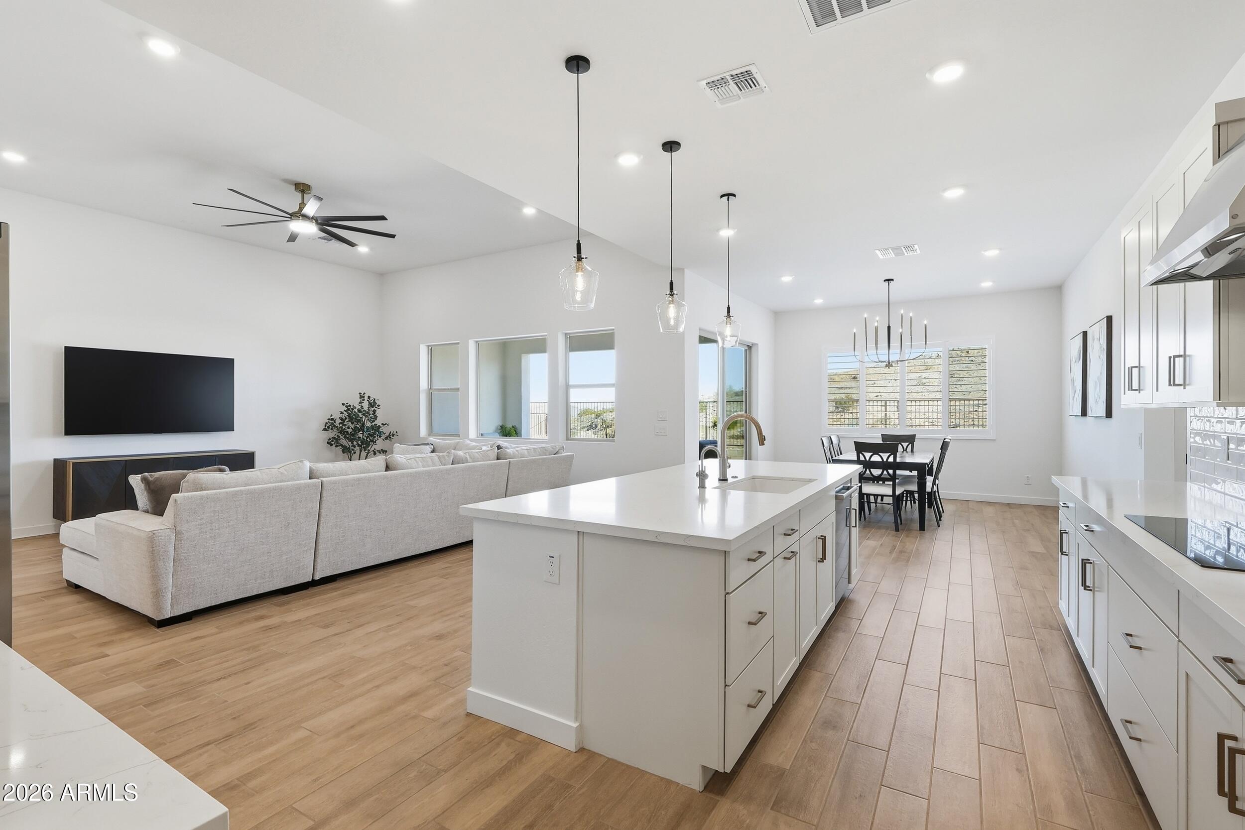 WHISPERING HILLS - Residential