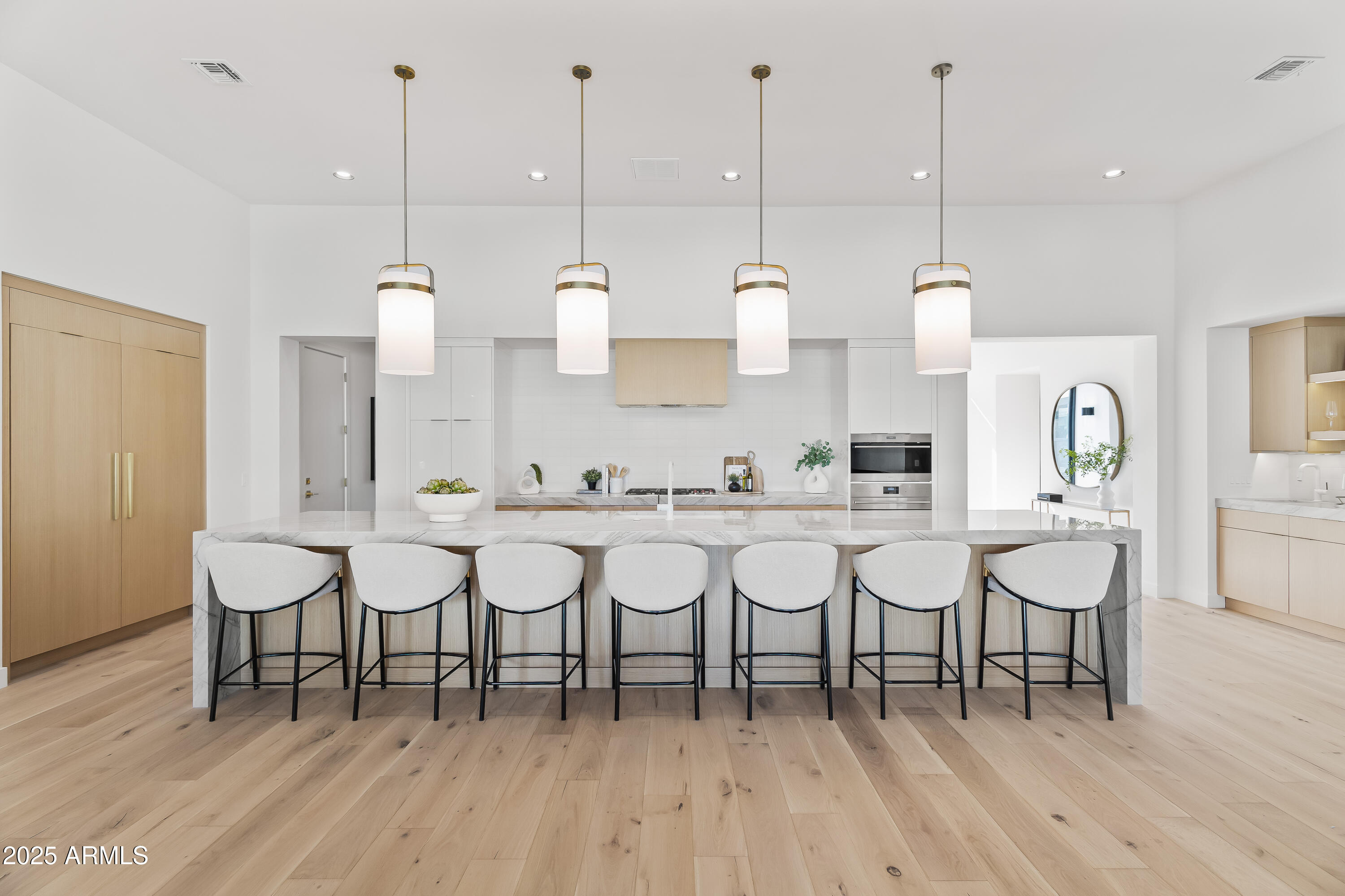 ROYAL PALMS 2 - Residential