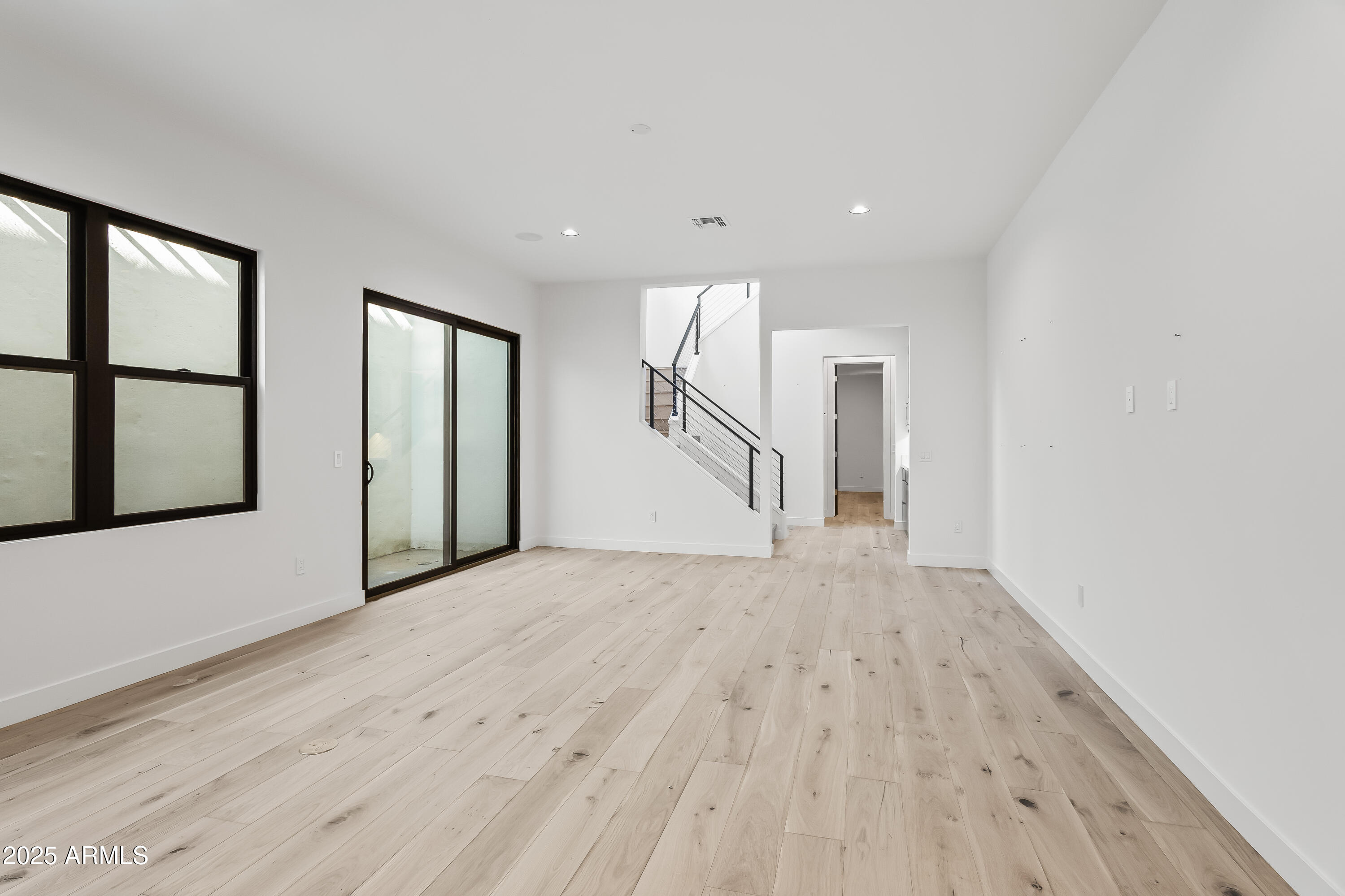 ROYAL PALMS 2 - Residential