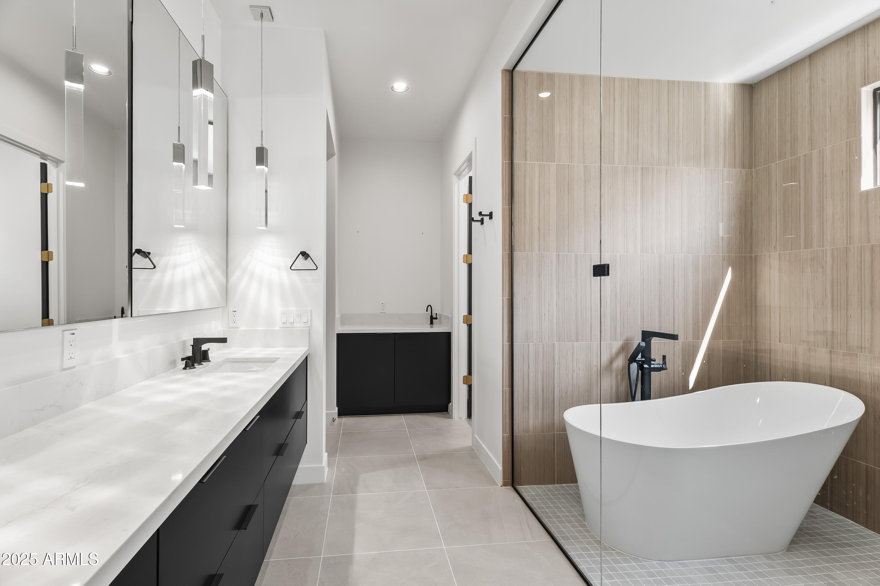 ROYAL PALMS 2 - Residential