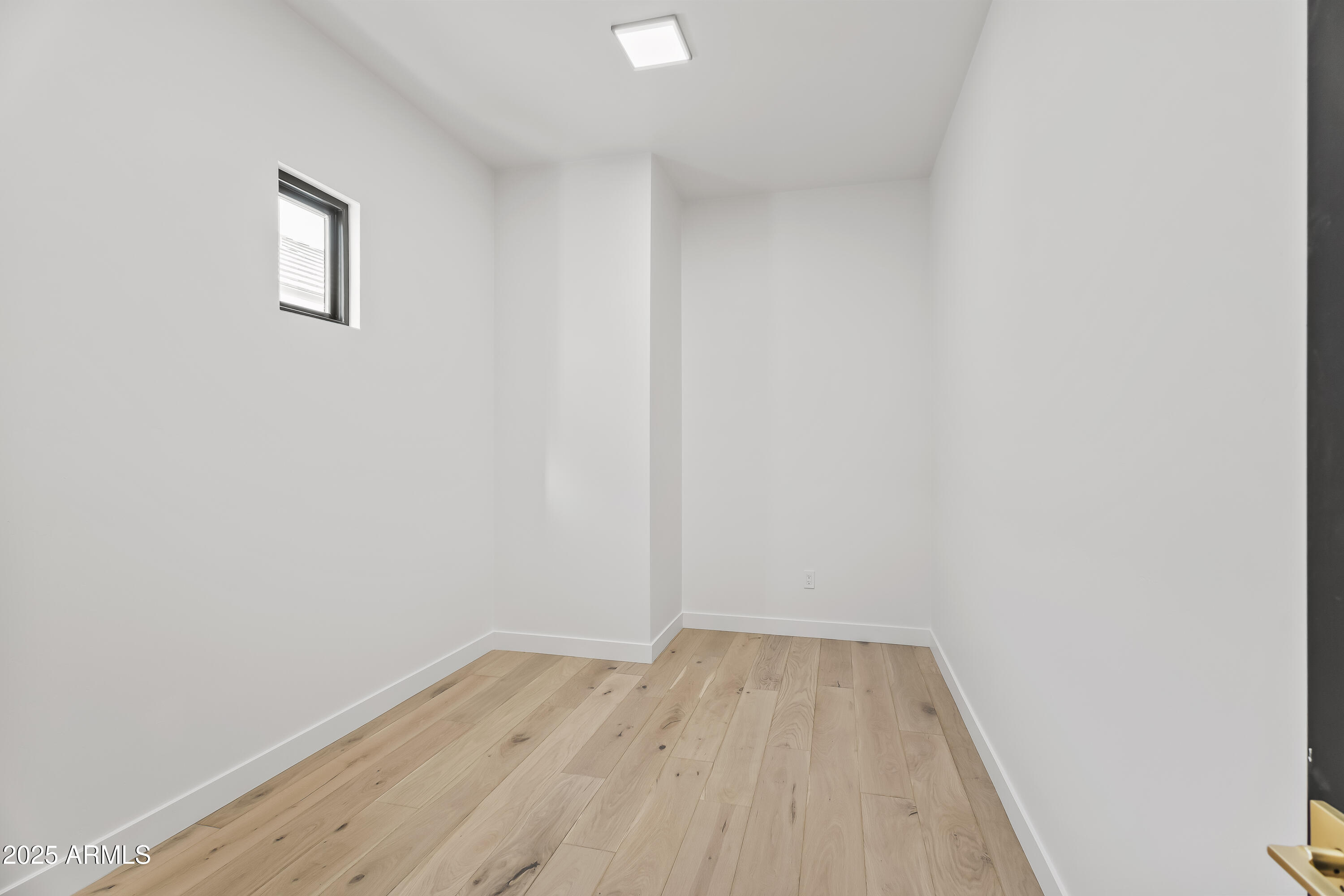 ROYAL PALMS 2 - Residential
