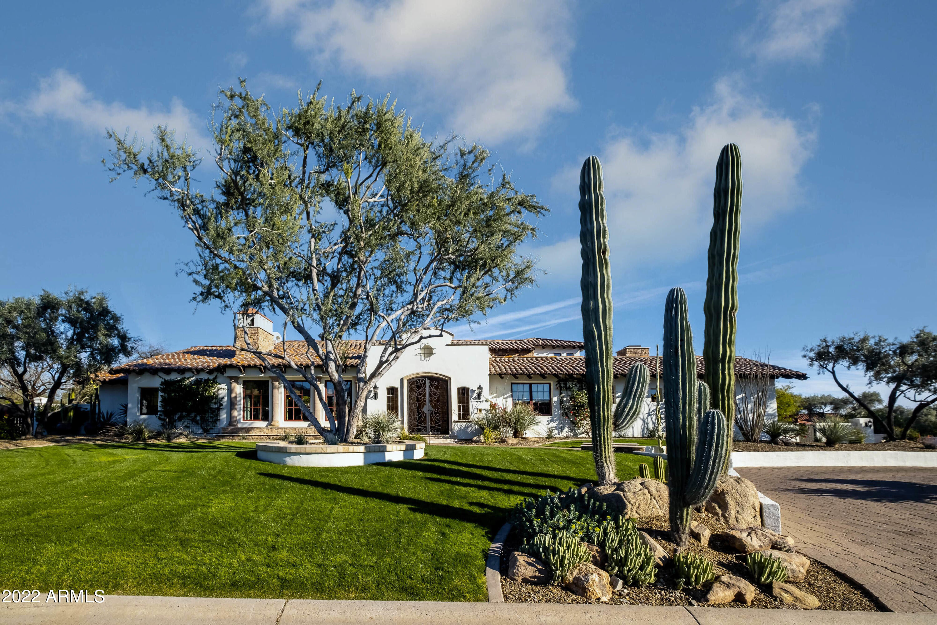 VISTA LOS ARCOS - Residential