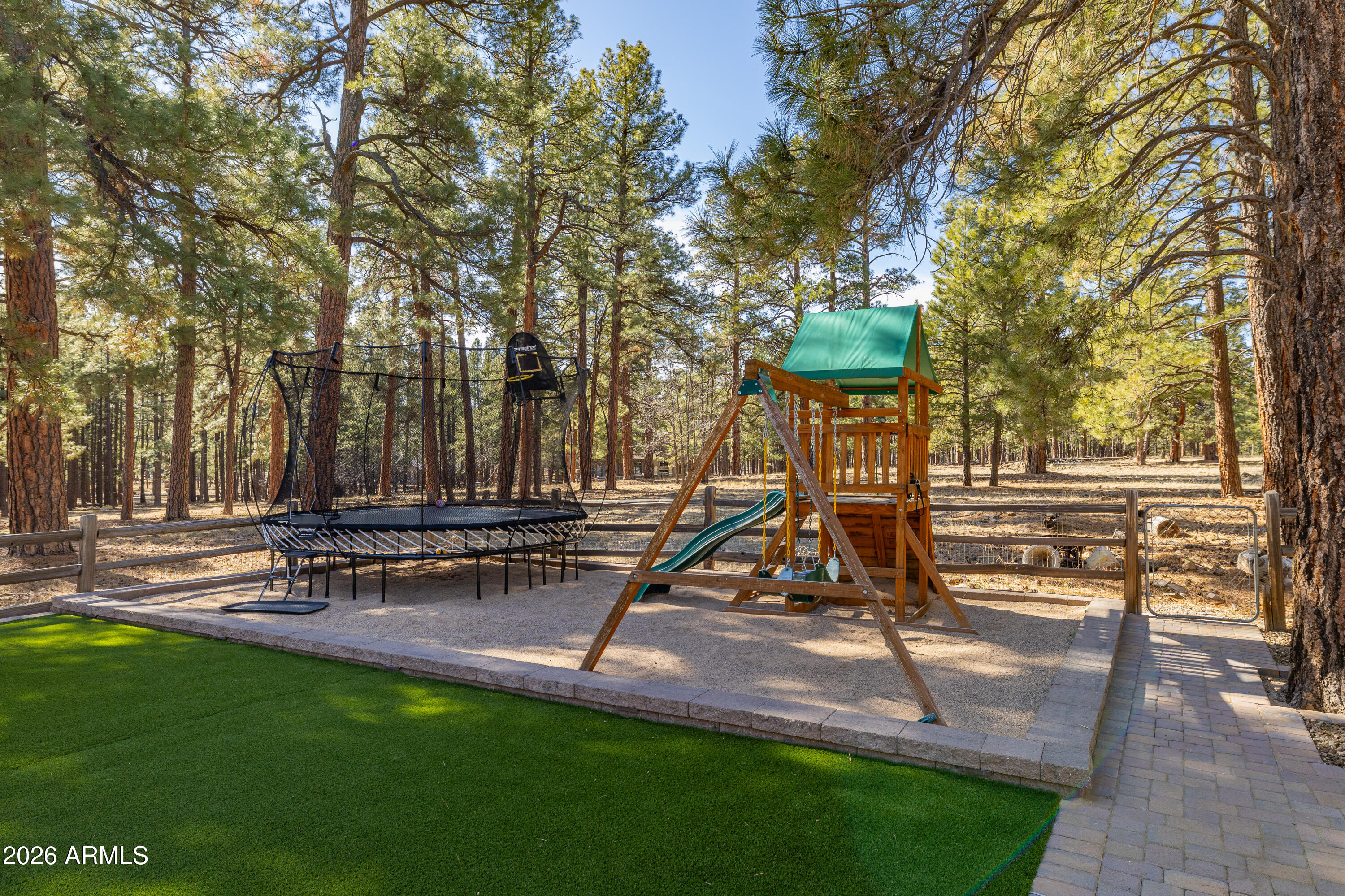 LOCKETT RANCHES - Residential
