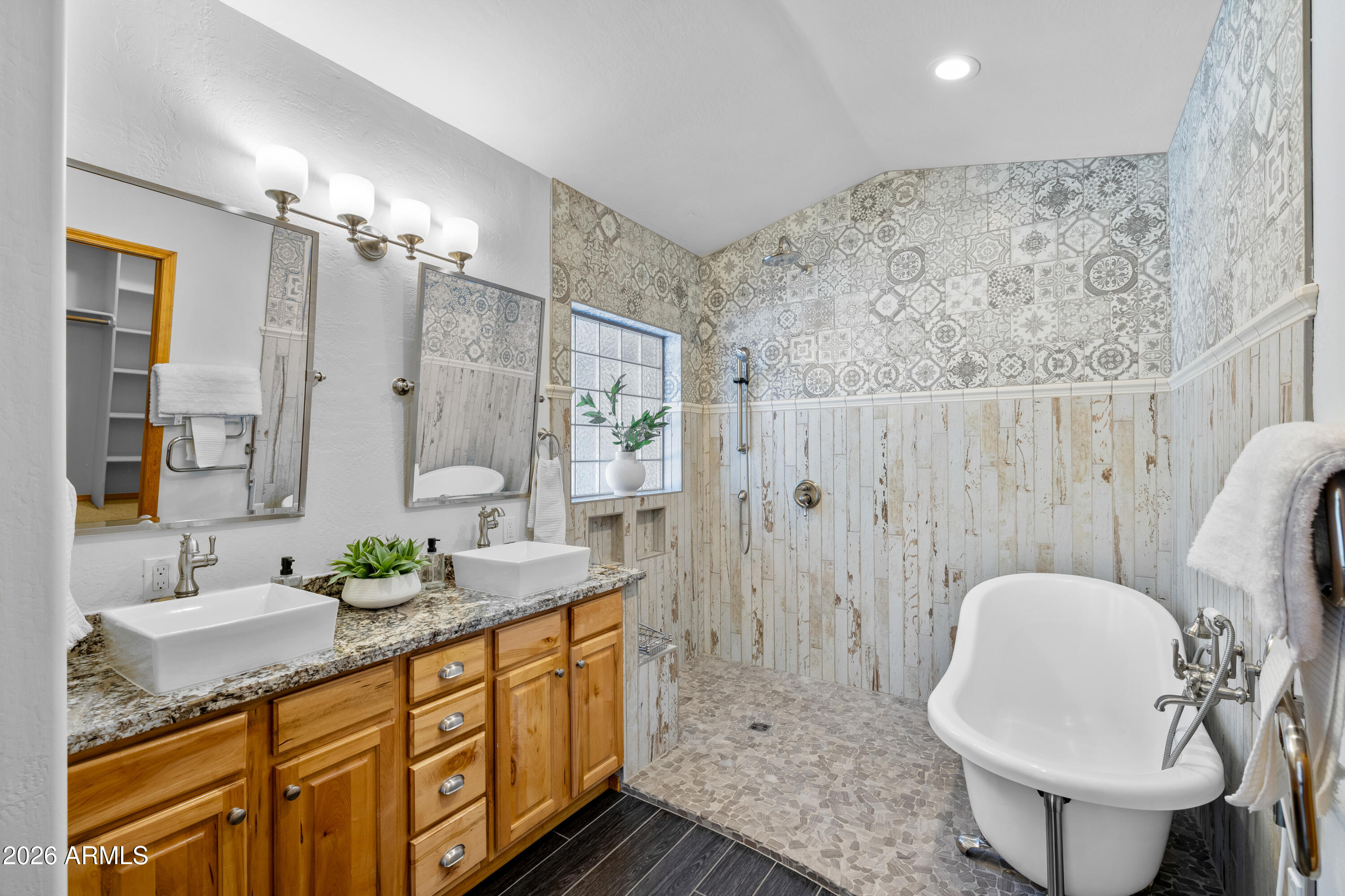 LOCKETT RANCHES - Residential