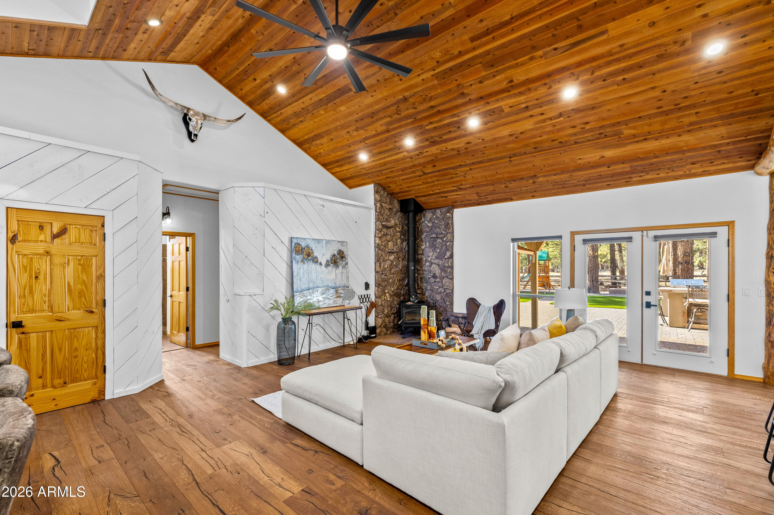 LOCKETT RANCHES - Residential