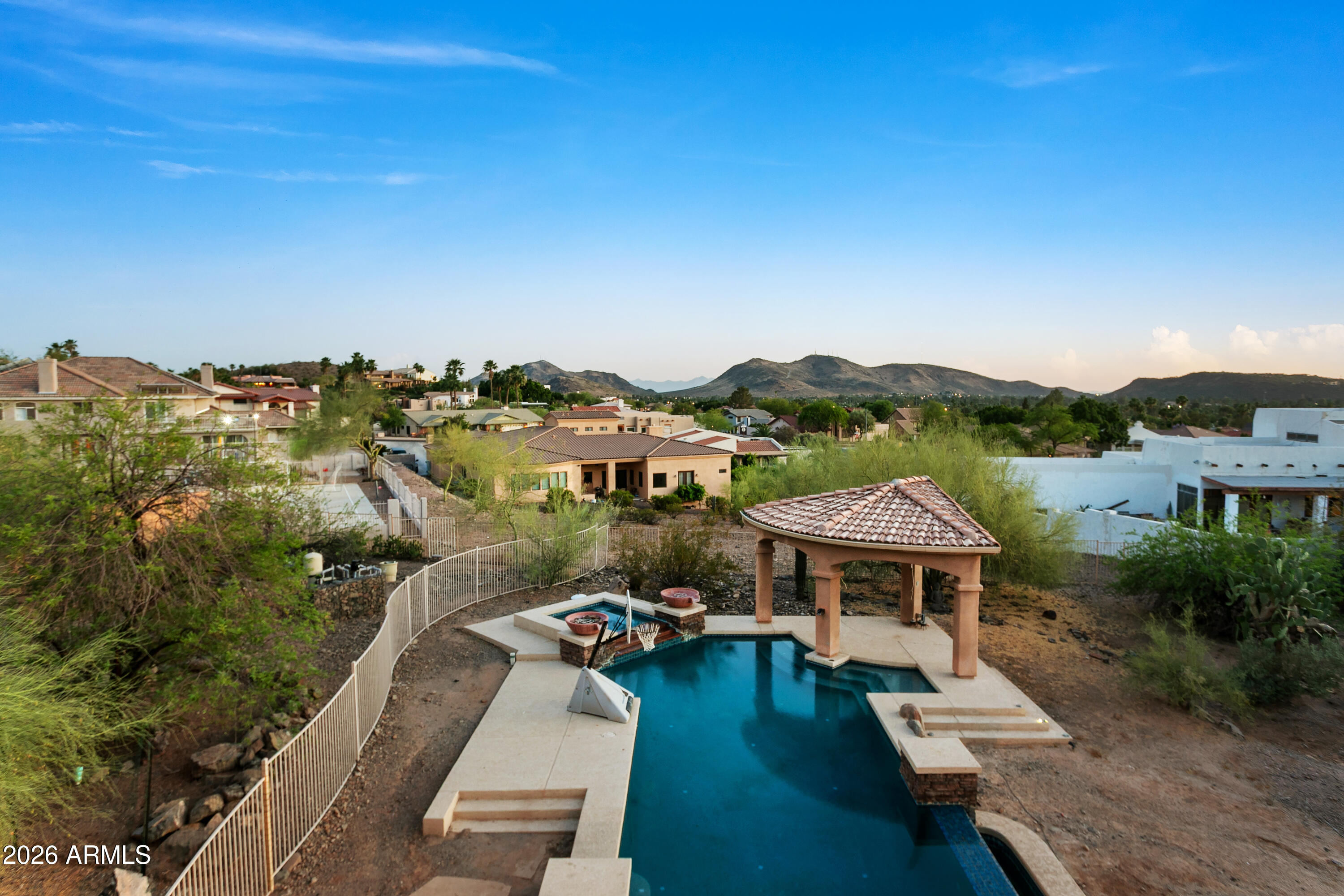 LOOKOUT RIDGE - Residential