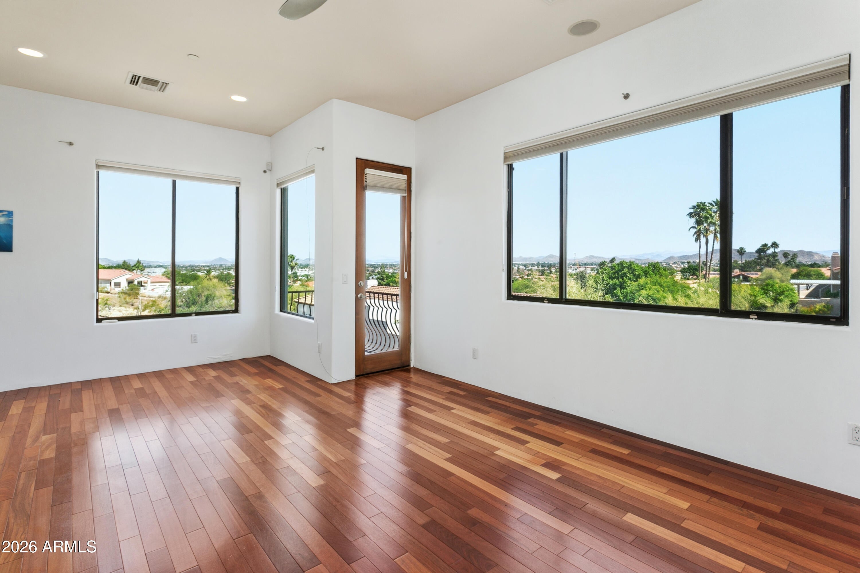 LOOKOUT RIDGE - Residential