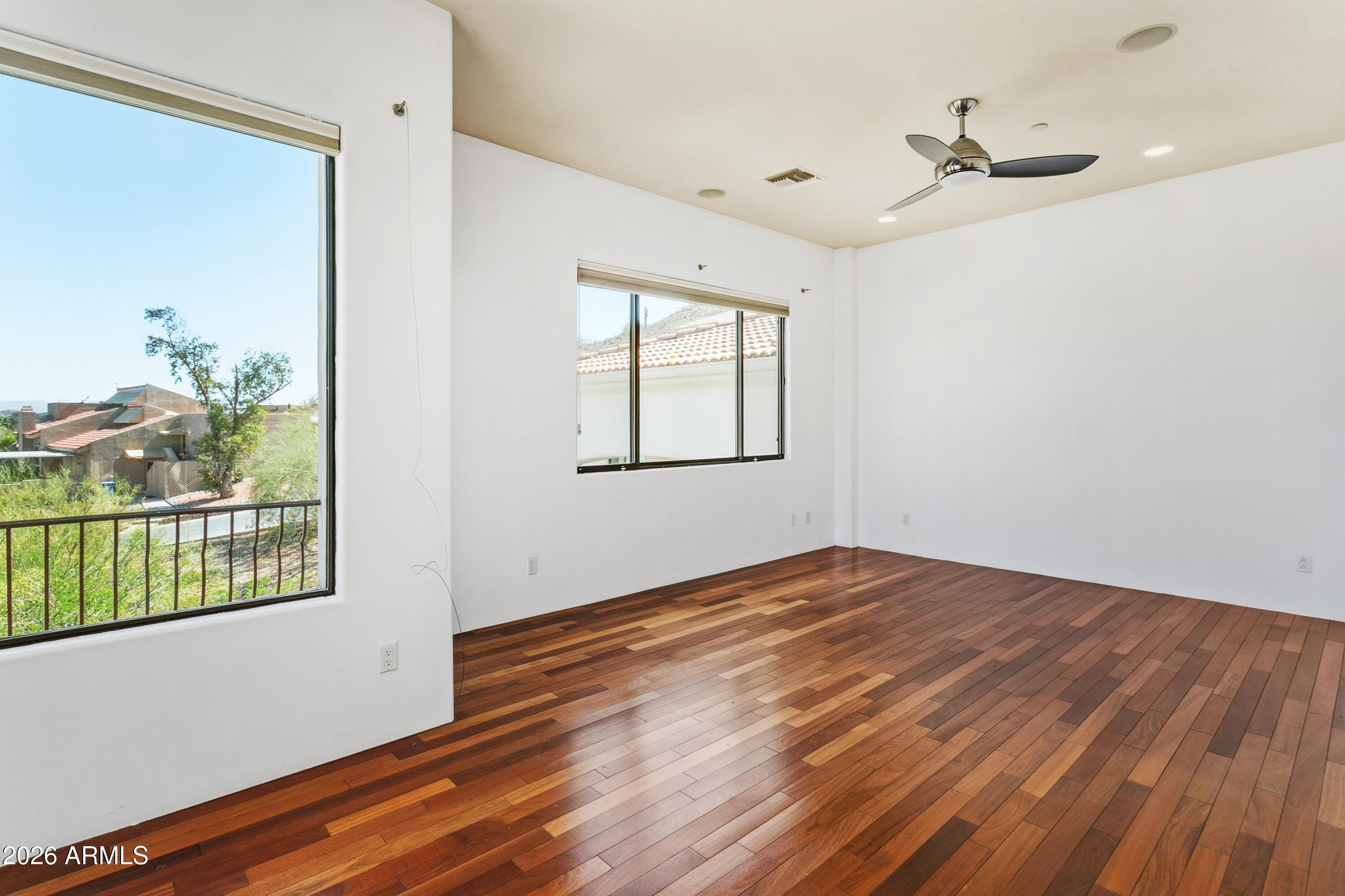 LOOKOUT RIDGE - Residential