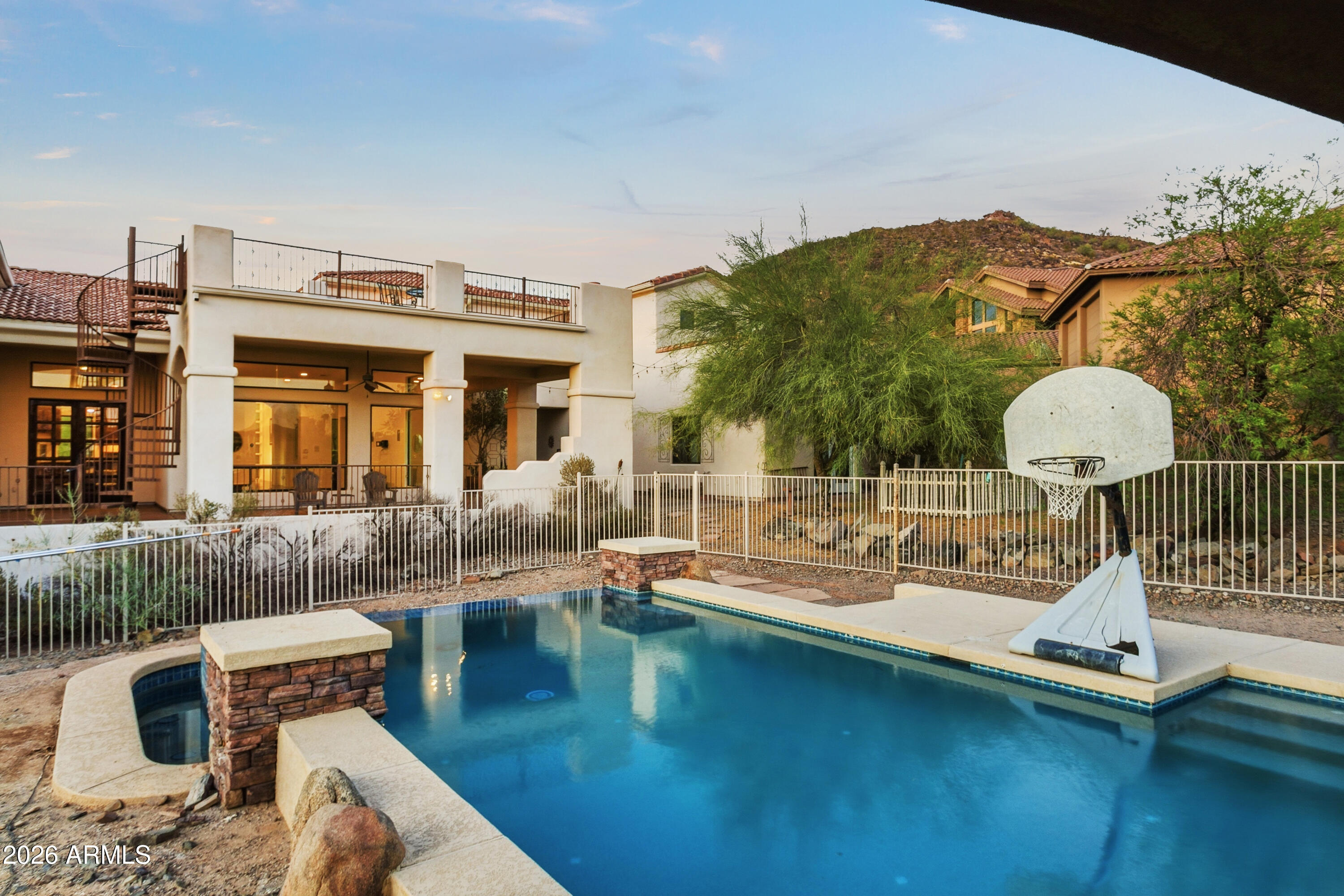 LOOKOUT RIDGE - Residential
