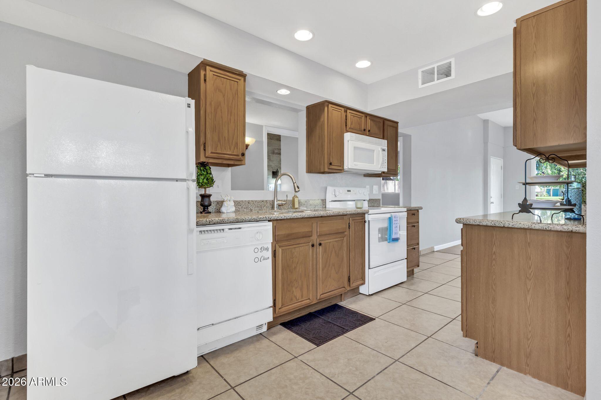 SIR LANCELOT VILLAGE - Residential