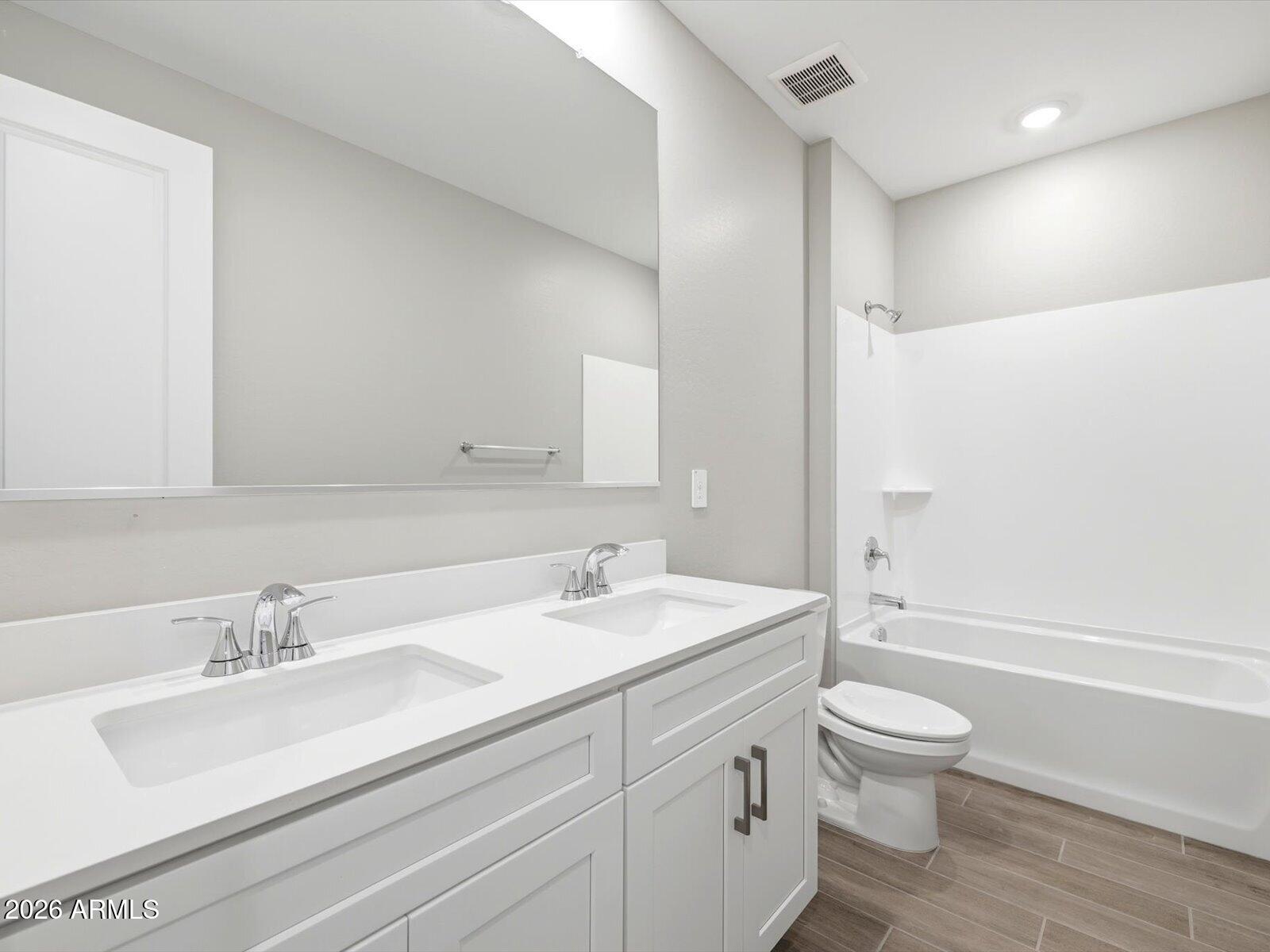 LEGACY PLACE PHASE 1 GLENDALE - Residential