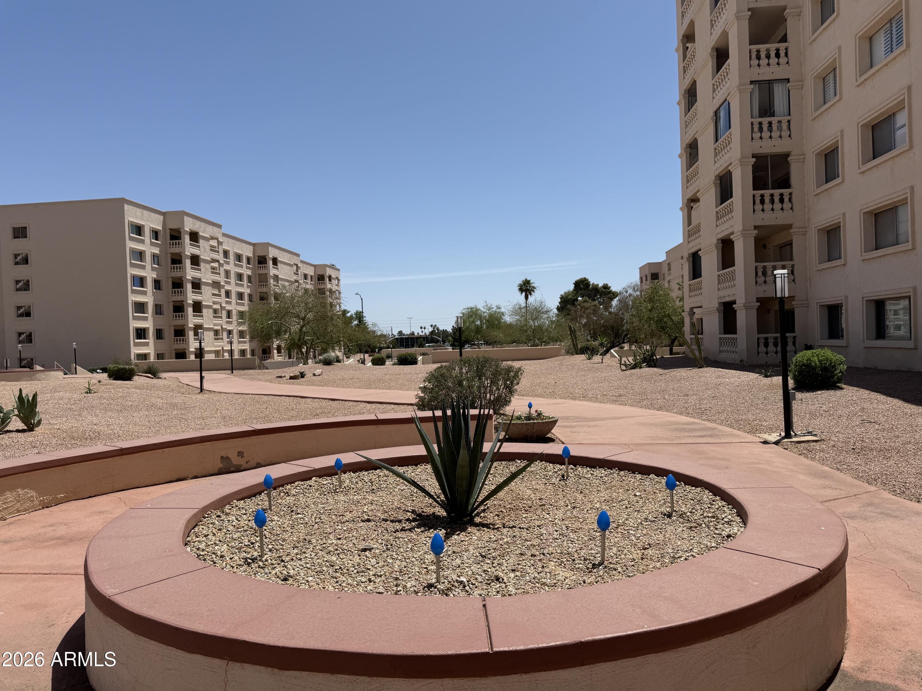 SCOTTSDALE SHADOWS 3 - Residential