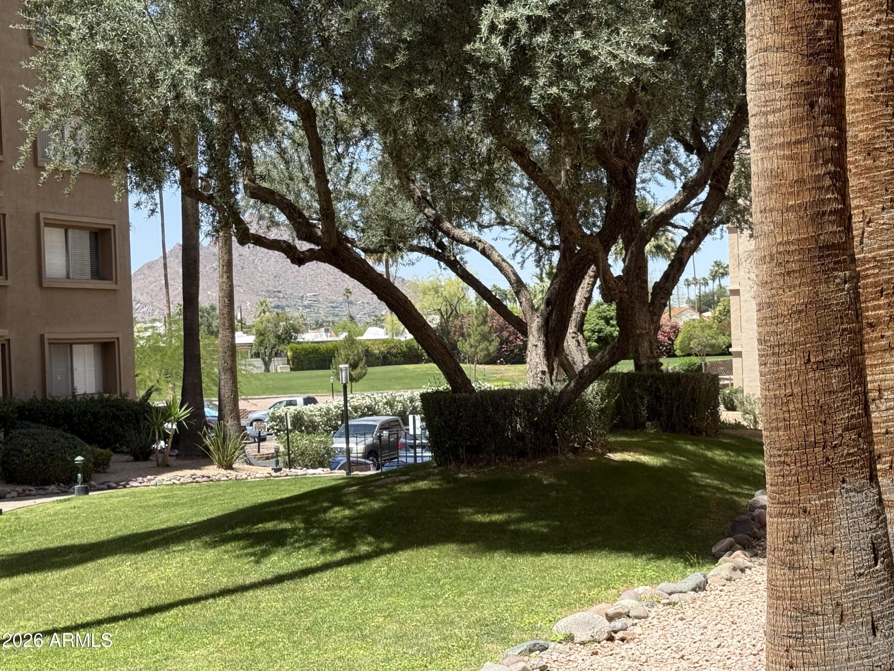 SCOTTSDALE SHADOWS 3 - Residential