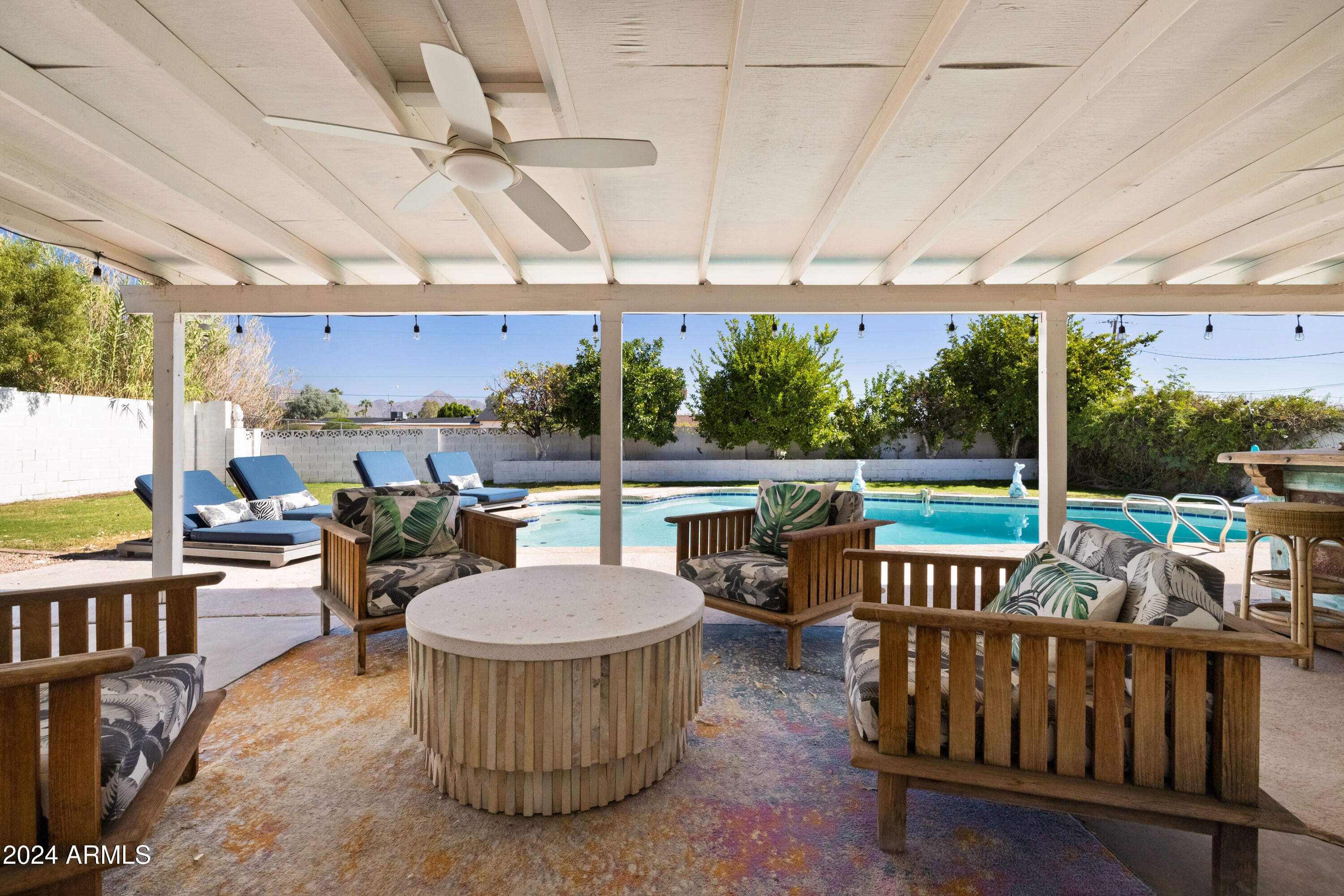 PARADISE VALLEY RANCHOS 2 - Residential
