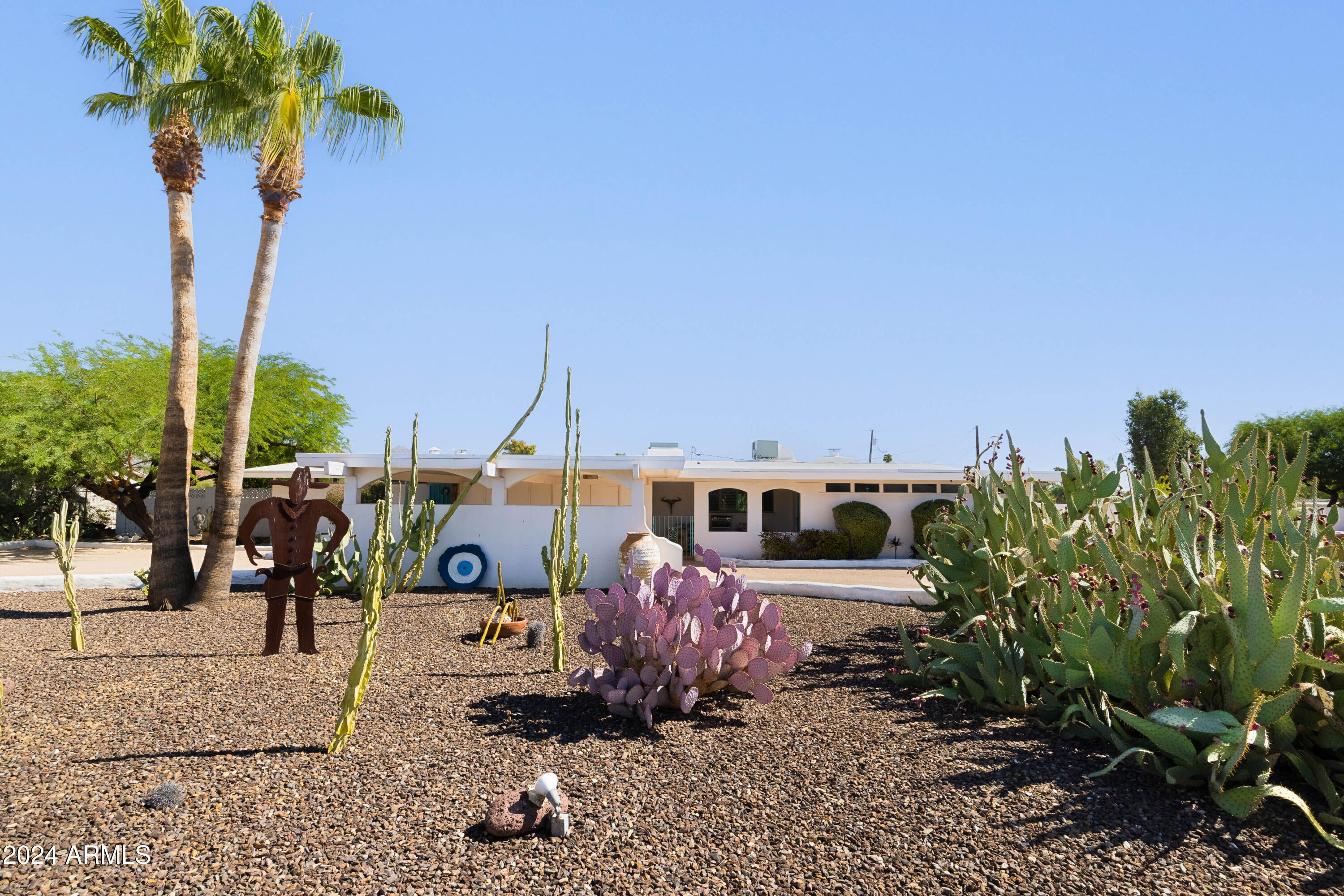 PARADISE VALLEY RANCHOS 2 - Residential