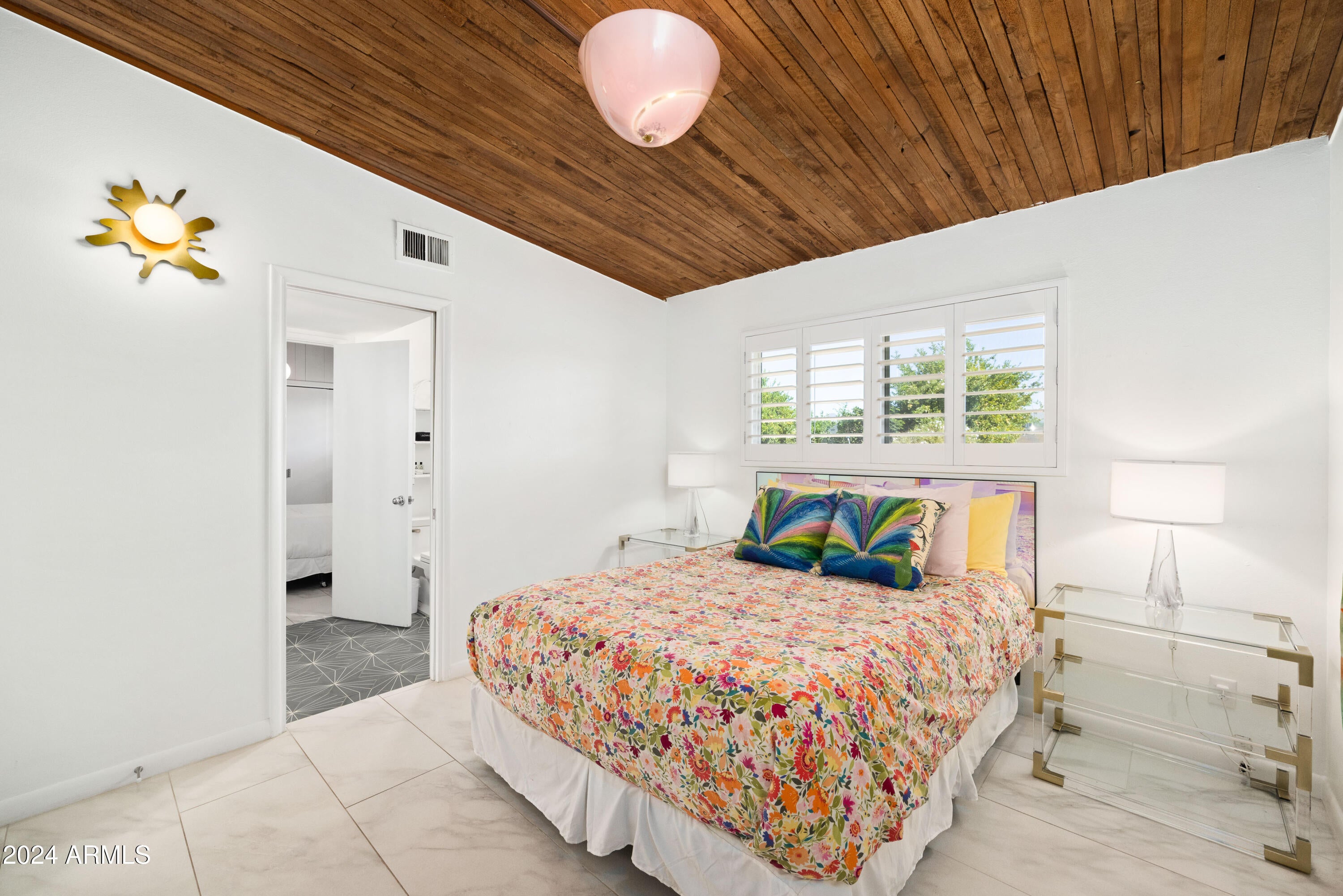 PARADISE VALLEY RANCHOS 2 - Residential
