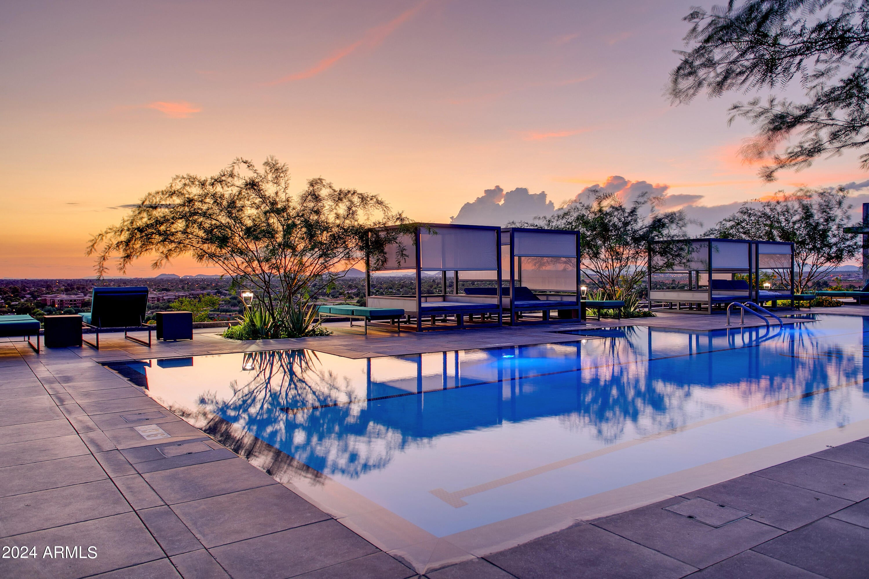 OPTIMA KIERLAND CENTER 7120 CONDOMINIUM 2ND AMD - Residential