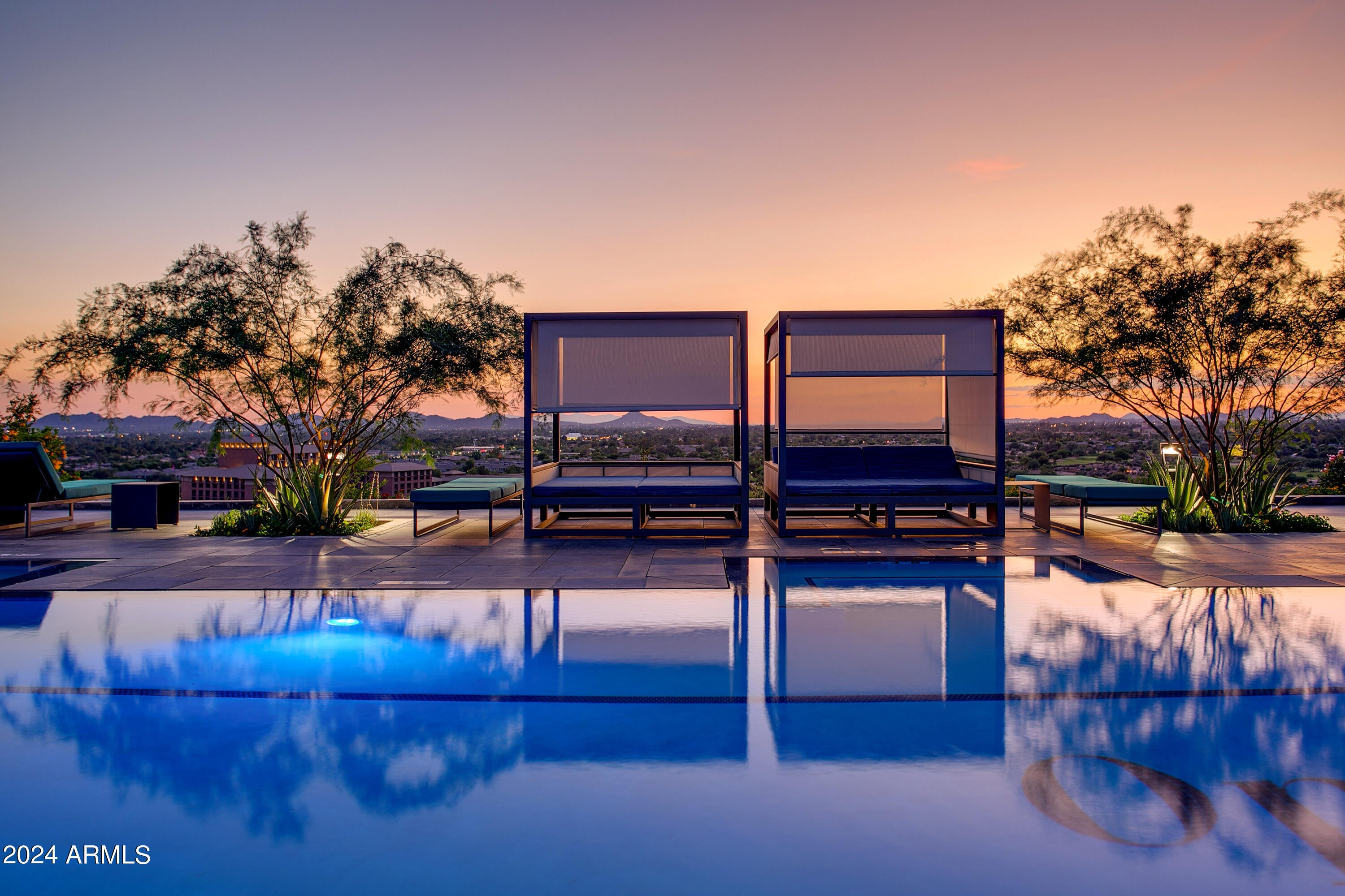 OPTIMA KIERLAND CENTER 7120 CONDOMINIUM 2ND AMD - Residential