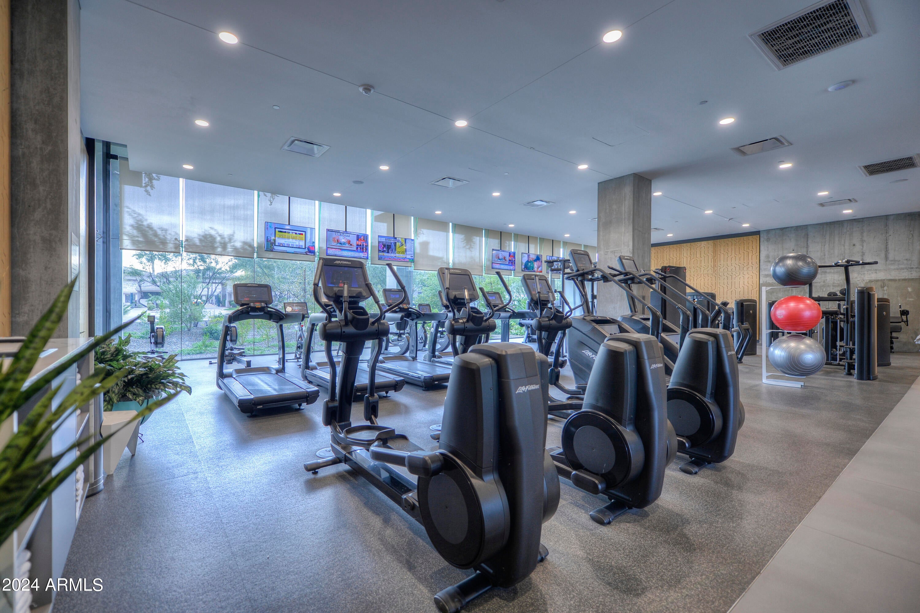 OPTIMA KIERLAND CENTER 7120 CONDOMINIUM 2ND AMD - Residential