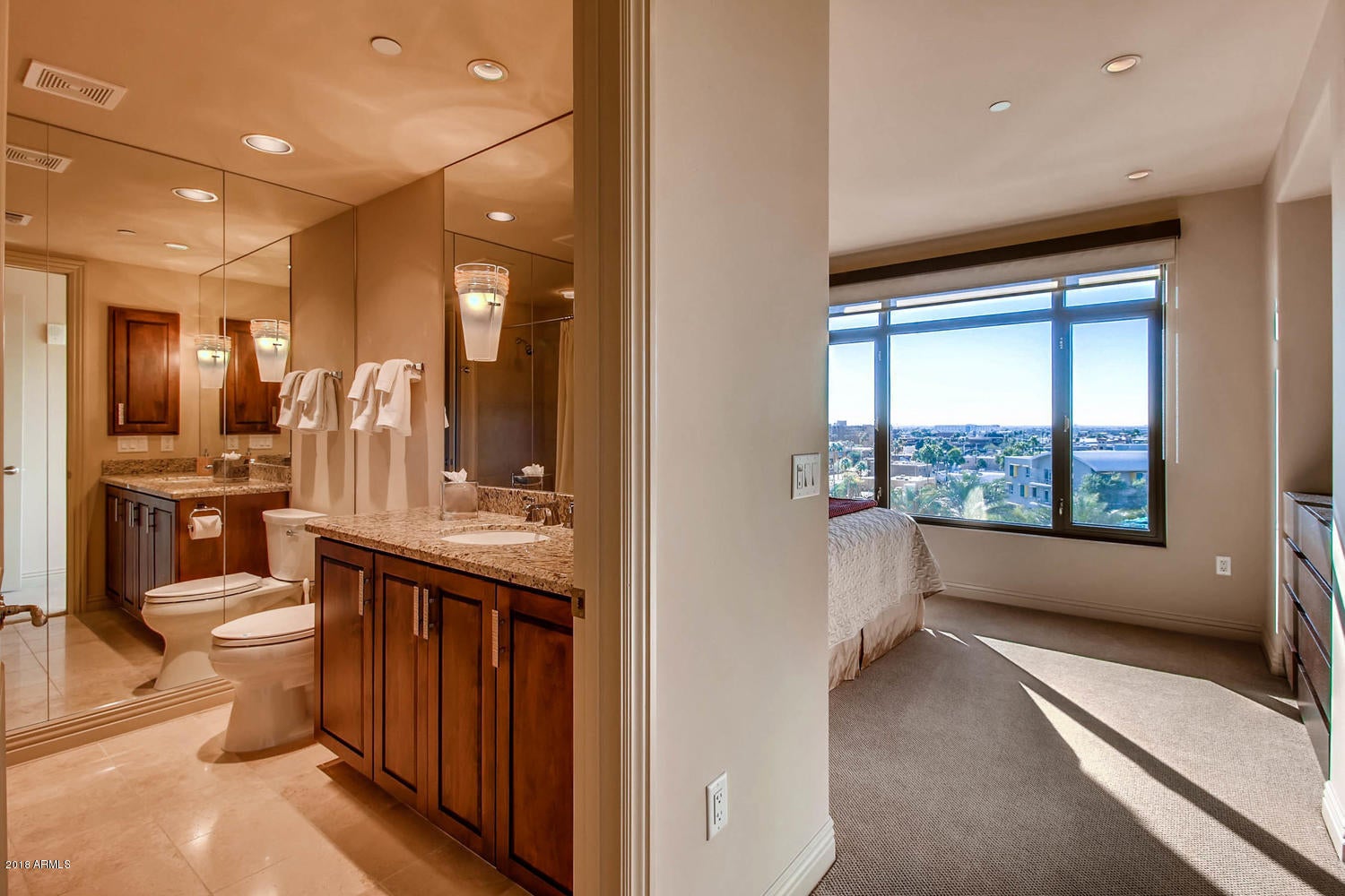 SCOTTSDALE WATERFRONT - Residential