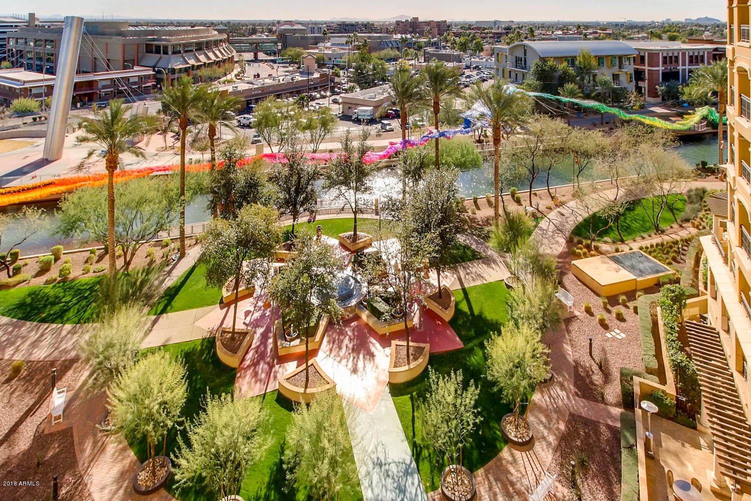 SCOTTSDALE WATERFRONT - Residential