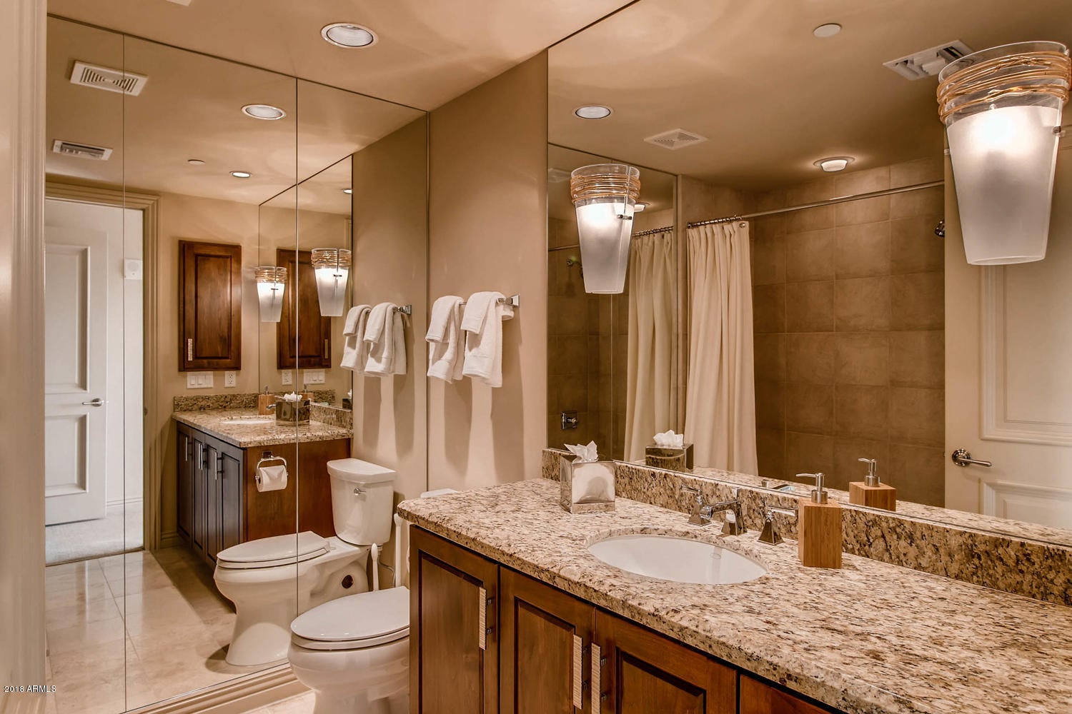 SCOTTSDALE WATERFRONT - Residential