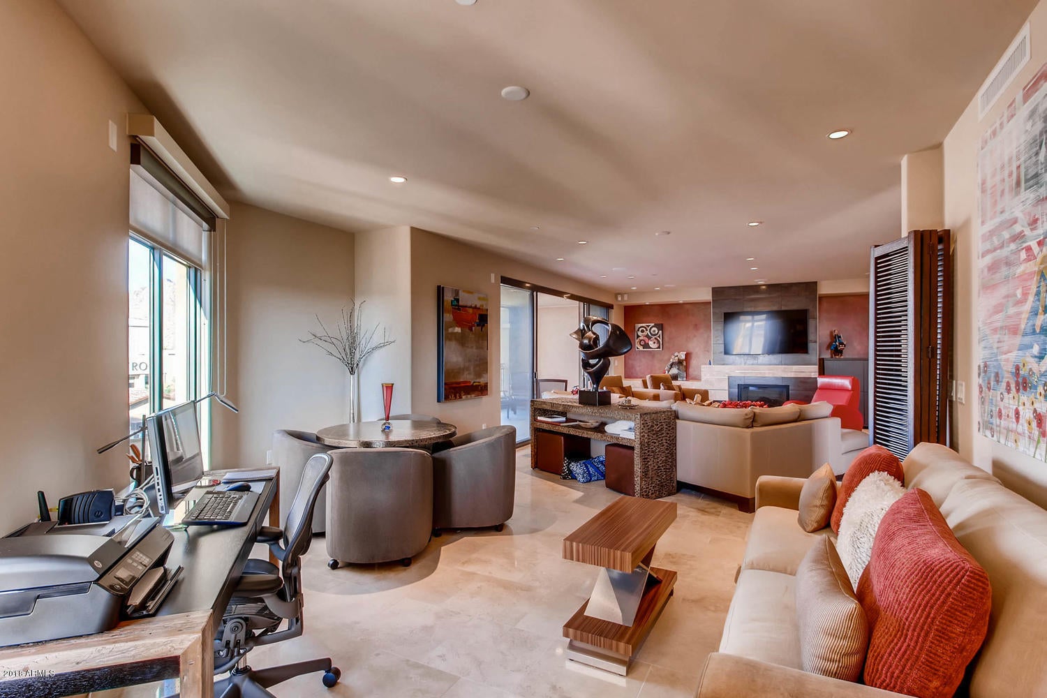 SCOTTSDALE WATERFRONT - Residential