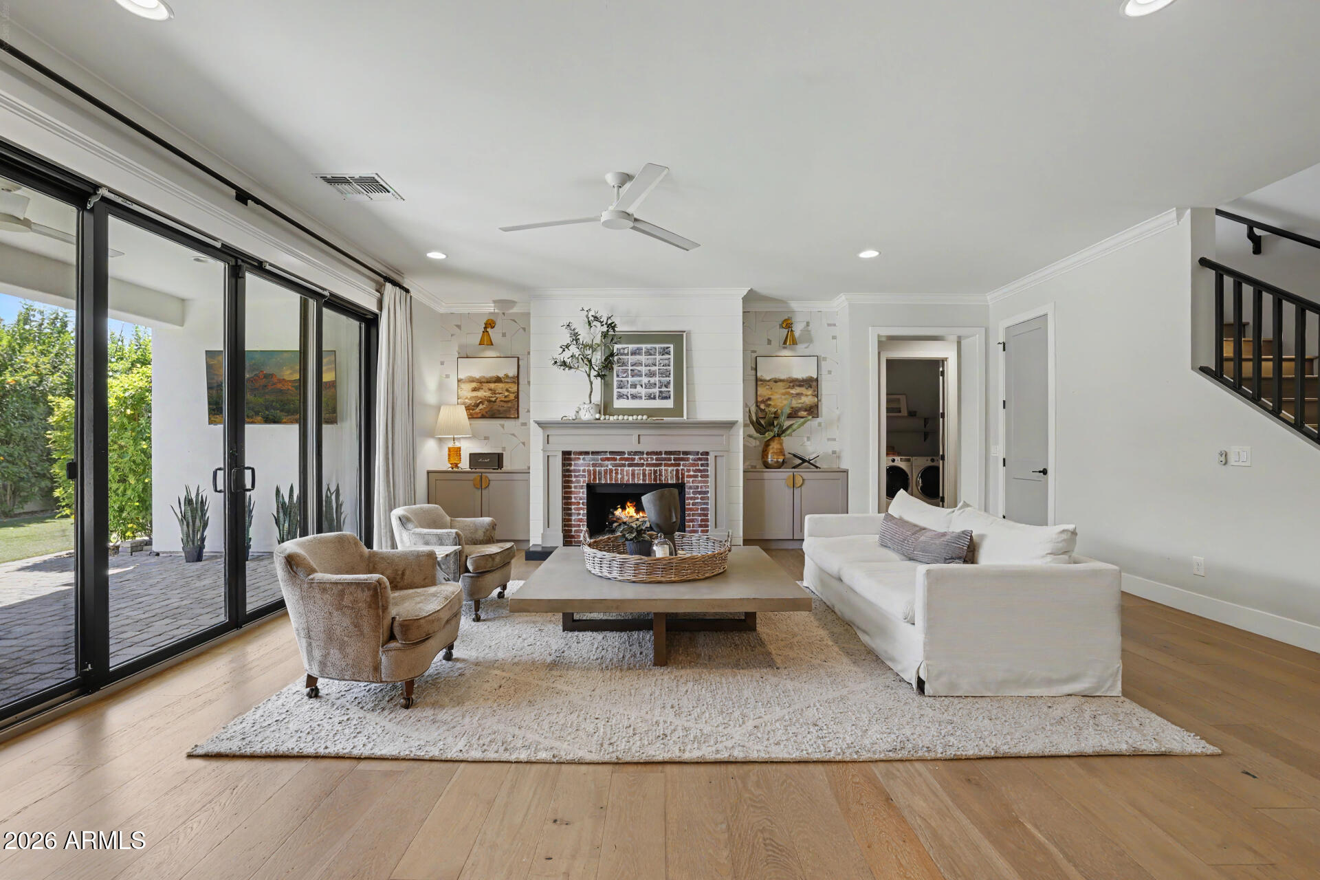 LONG MANOR - Residential