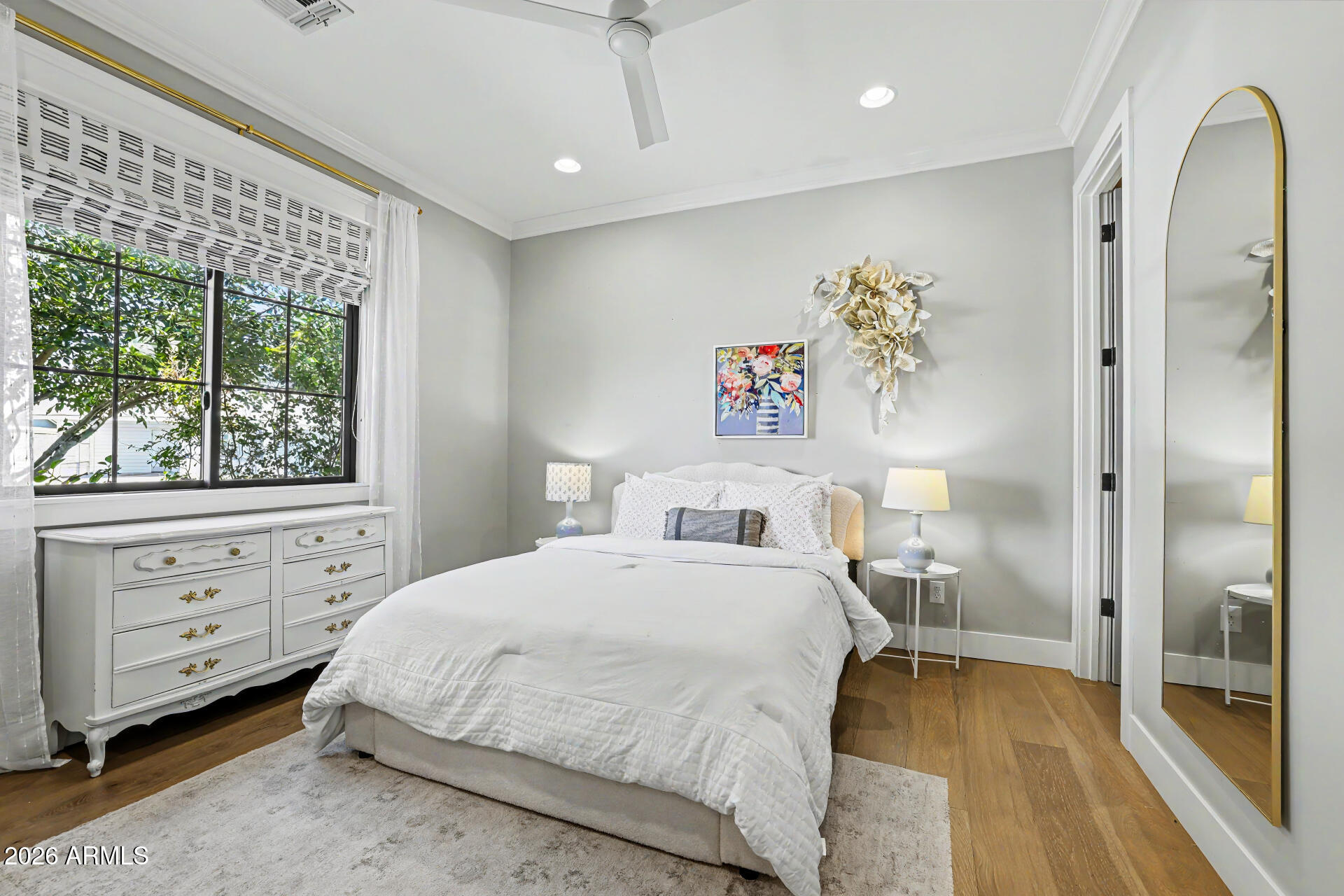 LONG MANOR - Residential