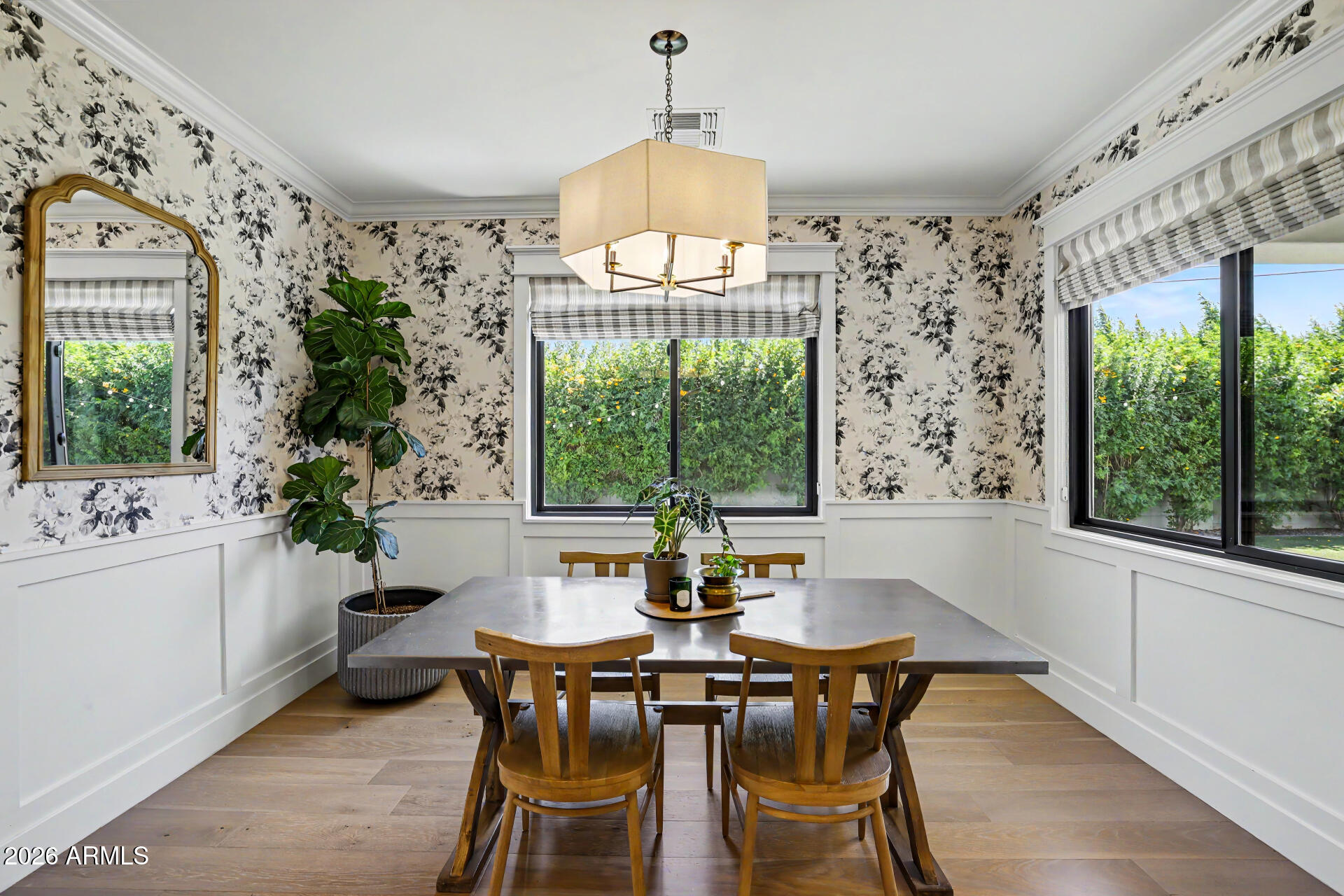 LONG MANOR - Residential