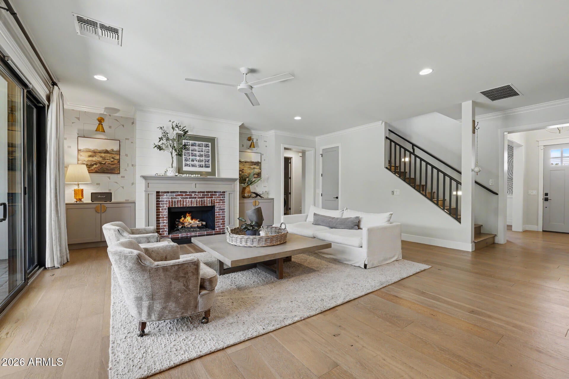 LONG MANOR - Residential