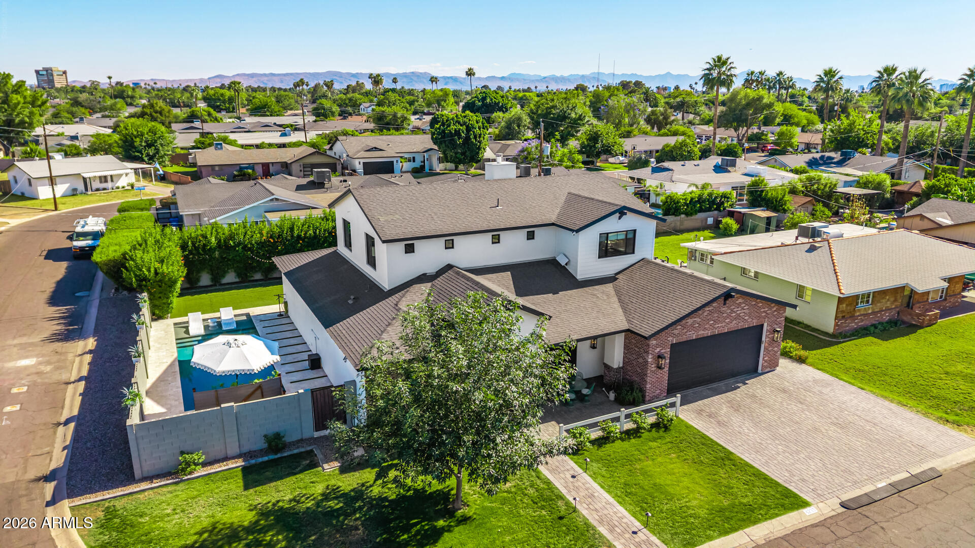 LONG MANOR - Residential