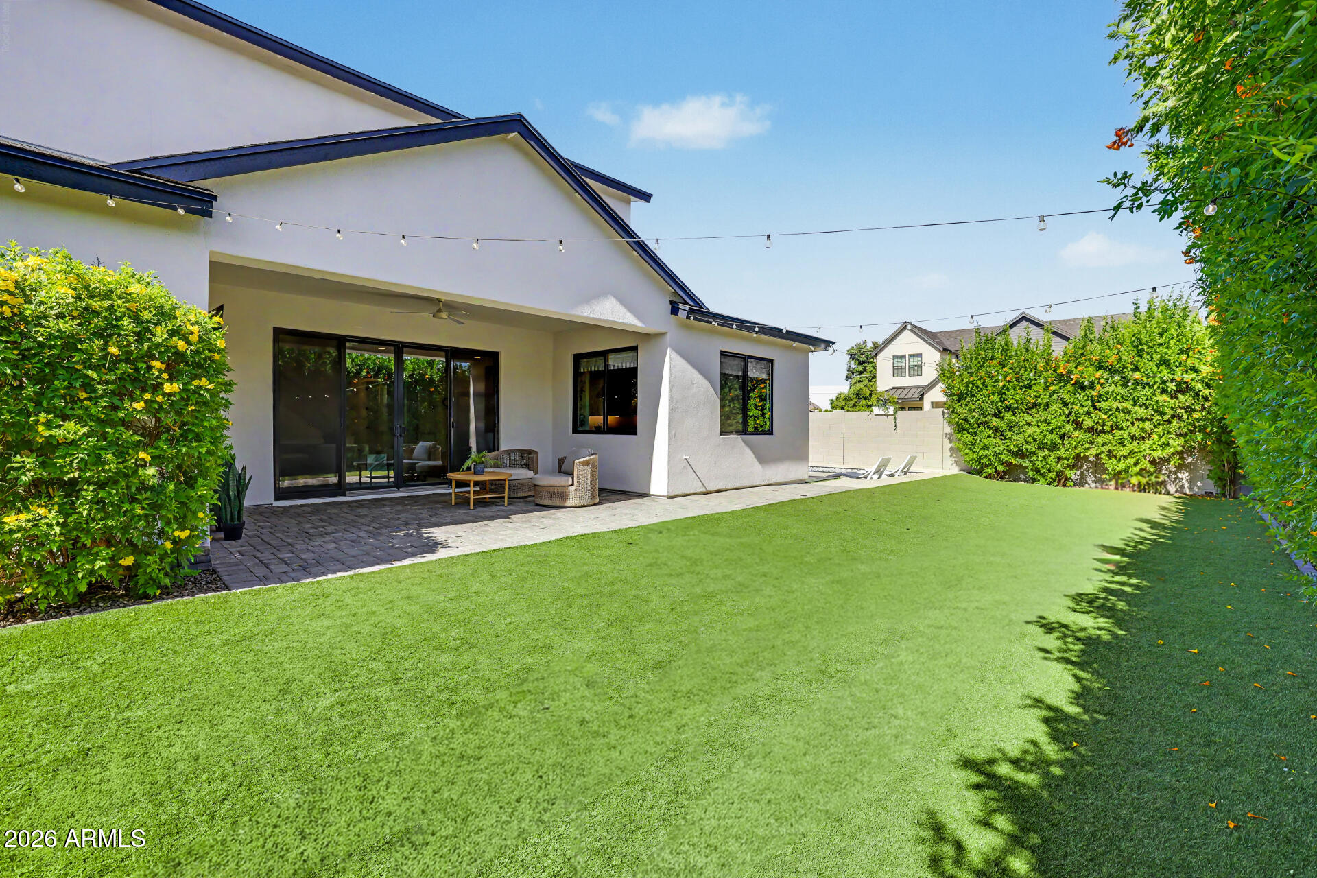 LONG MANOR - Residential