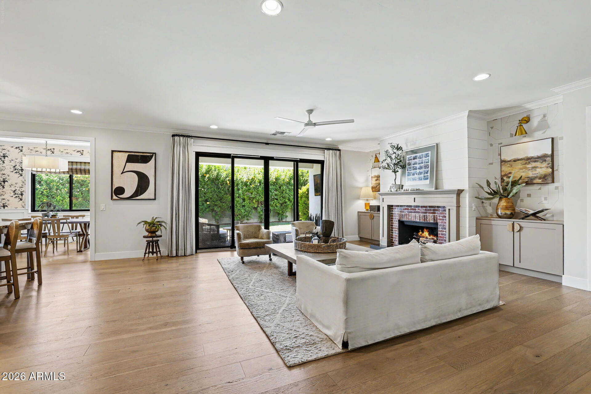 LONG MANOR - Residential