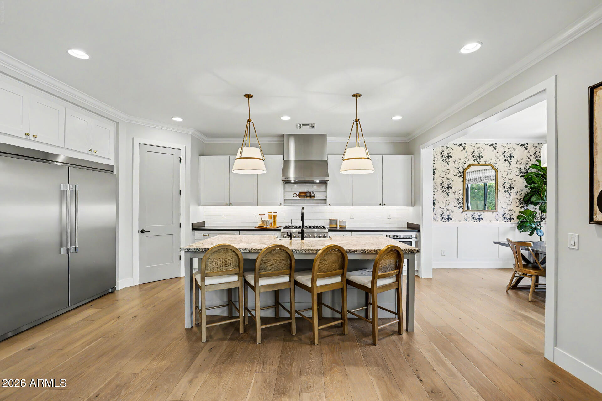 LONG MANOR - Residential