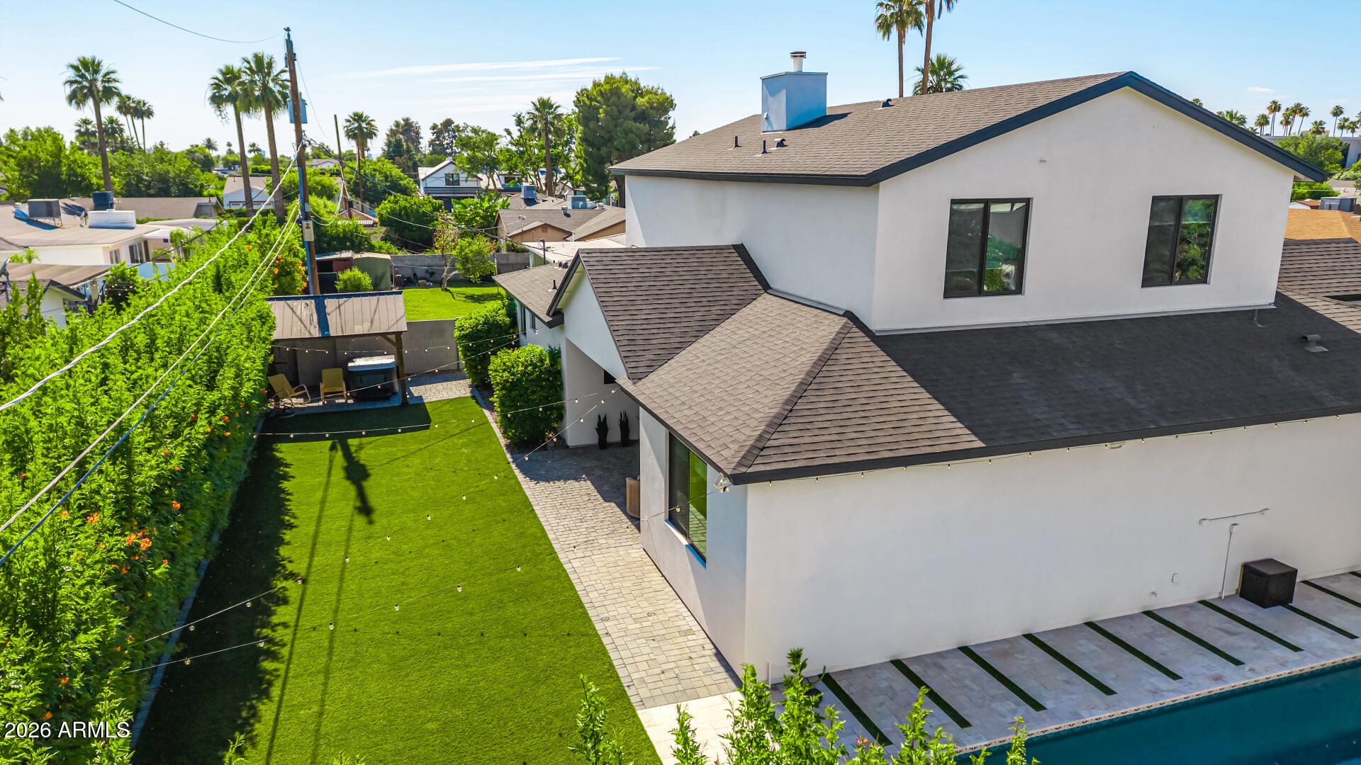 LONG MANOR - Residential