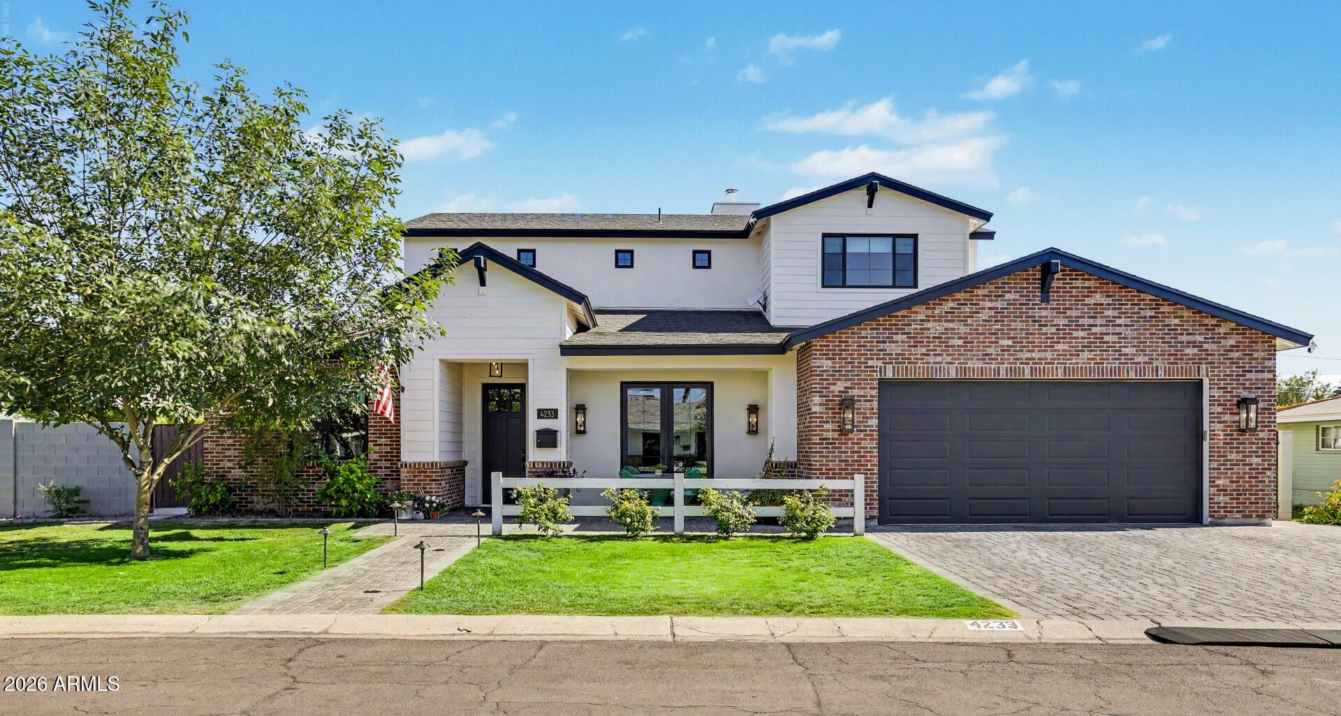 LONG MANOR - Residential