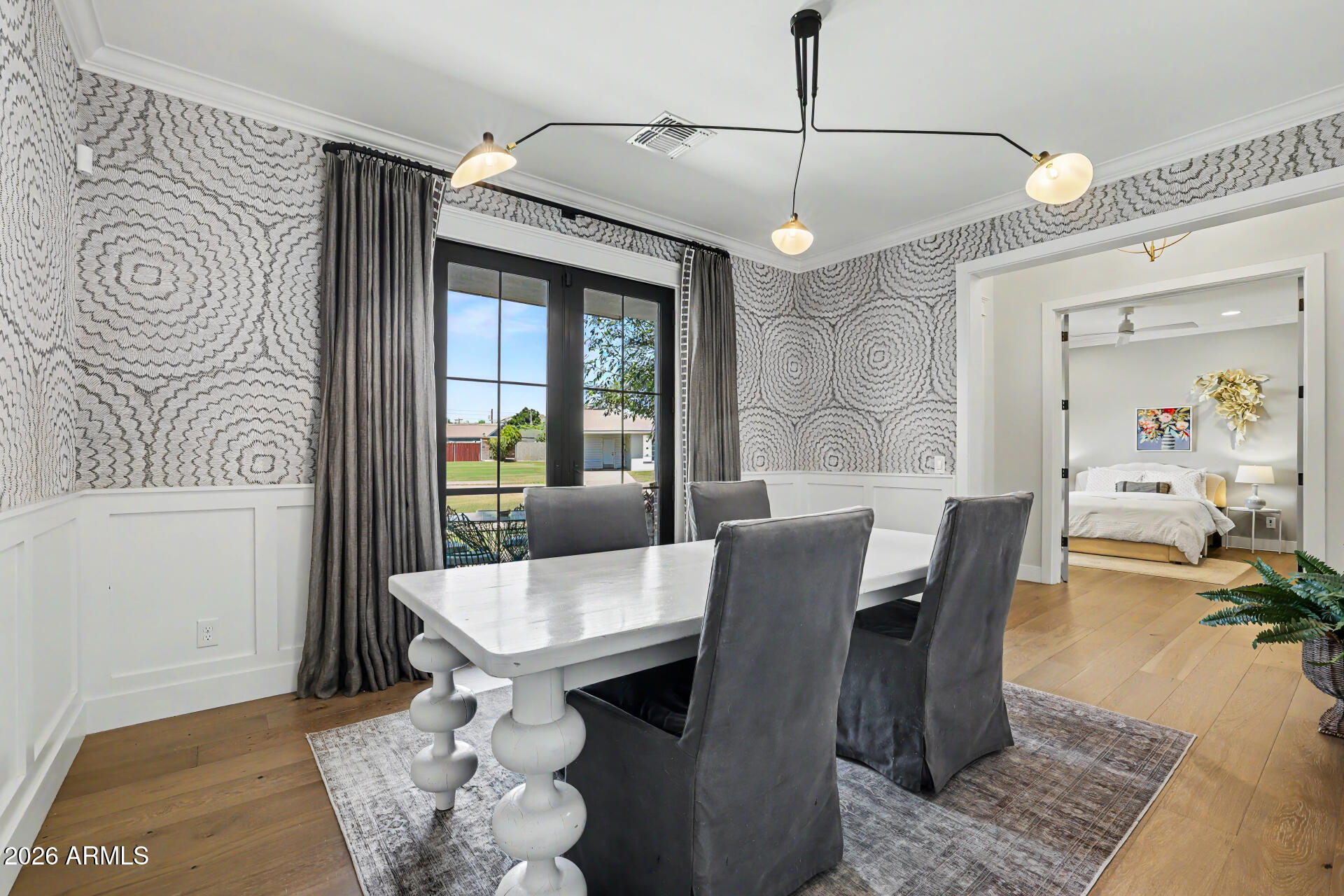 LONG MANOR - Residential
