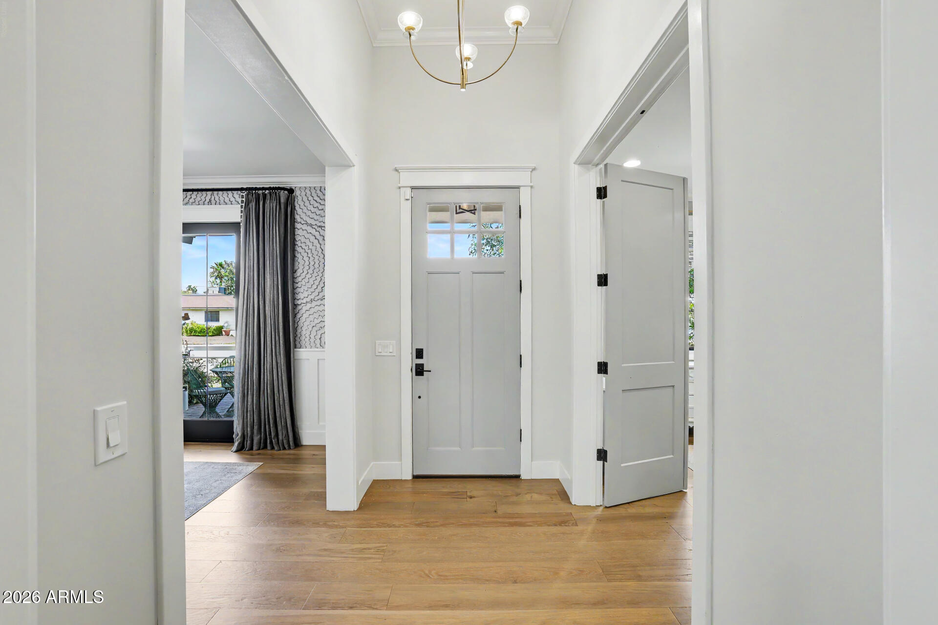 LONG MANOR - Residential