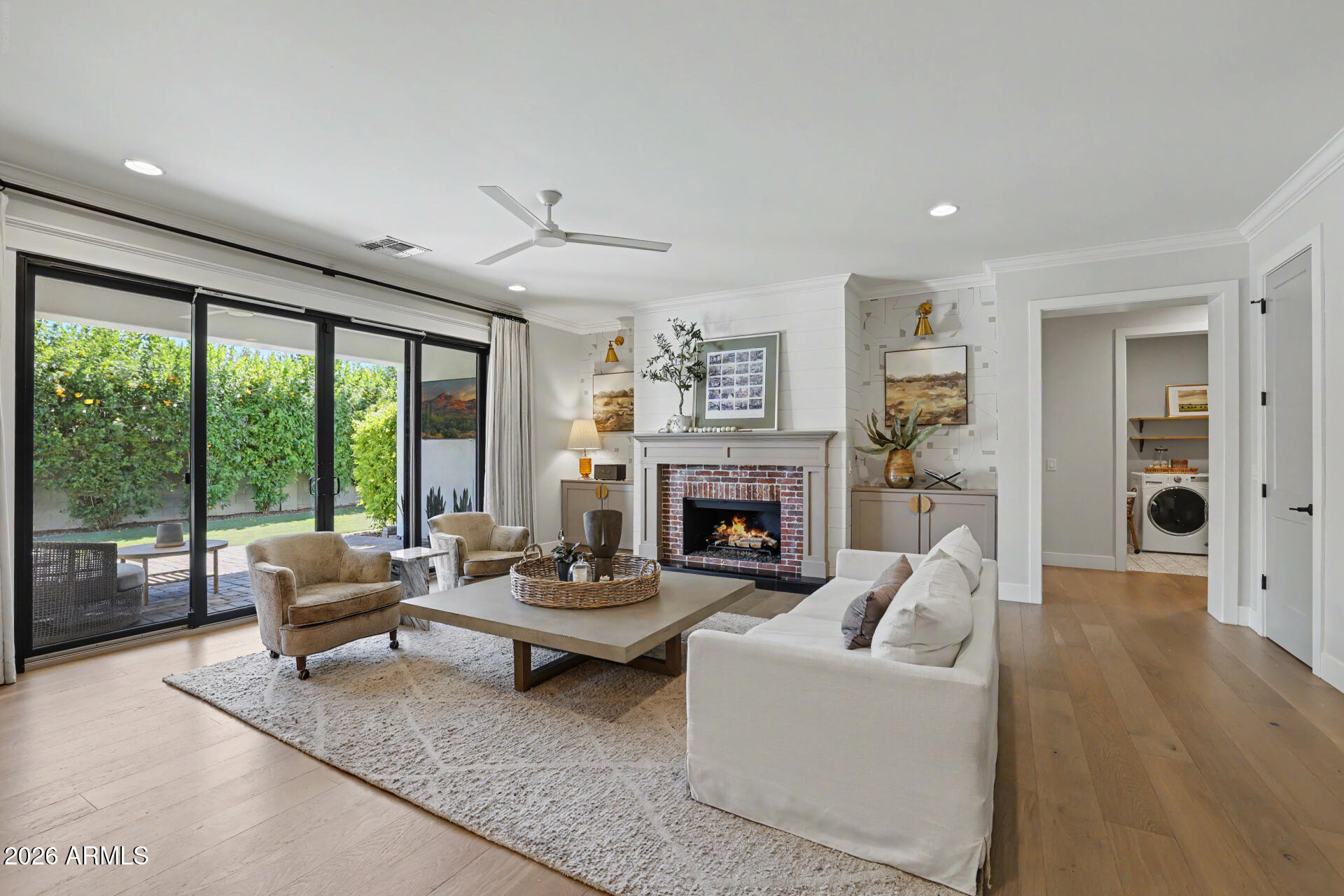 LONG MANOR - Residential