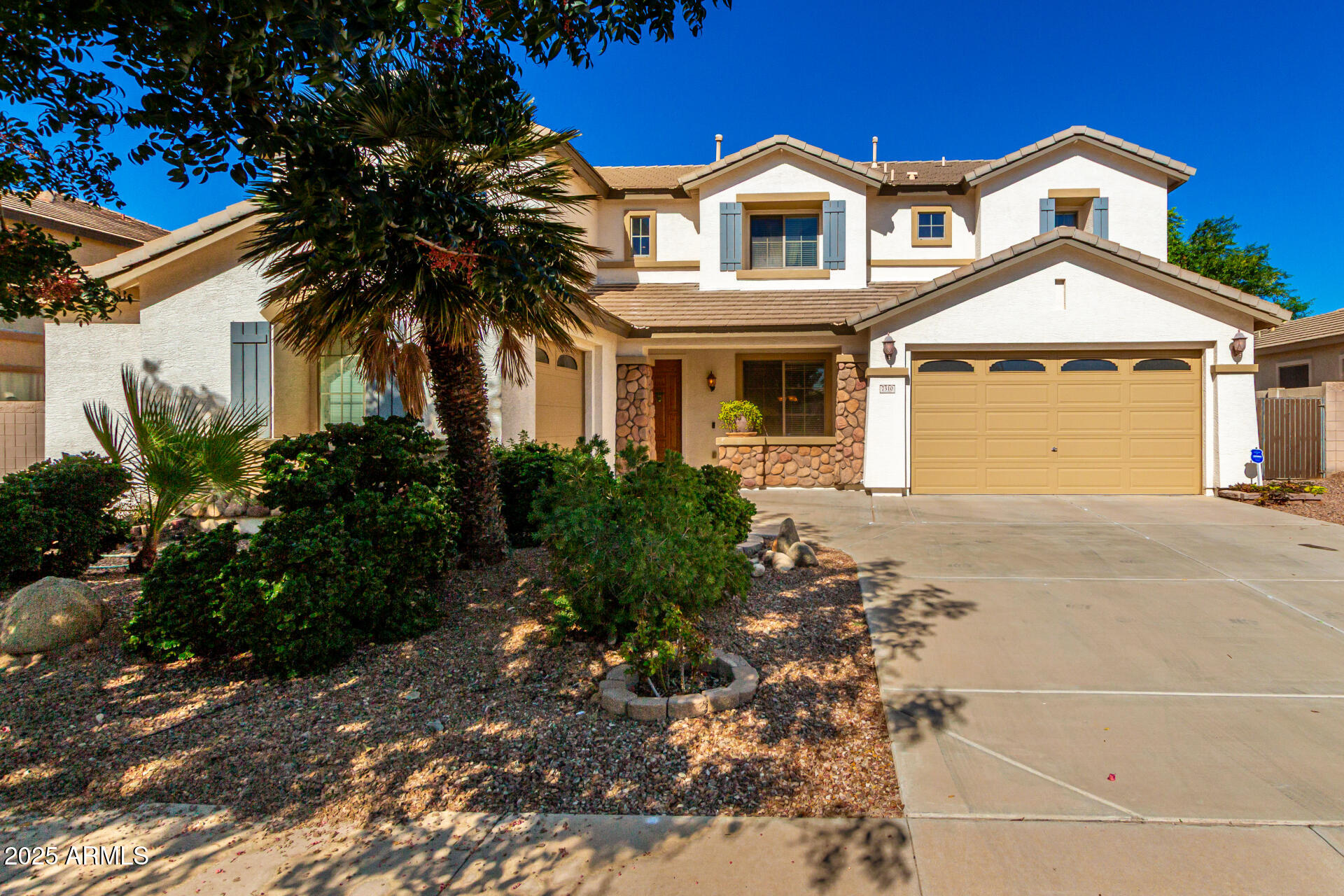 Welcome to Rovey Farms -- Spacious 5-Bedroom Home with Soaring Ceilings and a great floor plan!
Perfectly located just minutes from Loop 101, I-10, dining, and entertainment, this beautifully remodeled home sits on a 10,000 sq ft lot in the desirable Rovey Farm Estates community. Inside, you'll find soaring ceilings, an open and flexible floor plan, and 5 spacious bedrooms, including a convenient downstairs bedroom and full bath ideal for guests or multigenerational living. The updated kitchen features granite counters, stainless appliances, and ample storage, flowing seamlessly into the bright family room. The expansive backyard offers endless potential for a pool, garden, or outdoor kitchen, while the 3-car garage provides plenty of parking and storage.