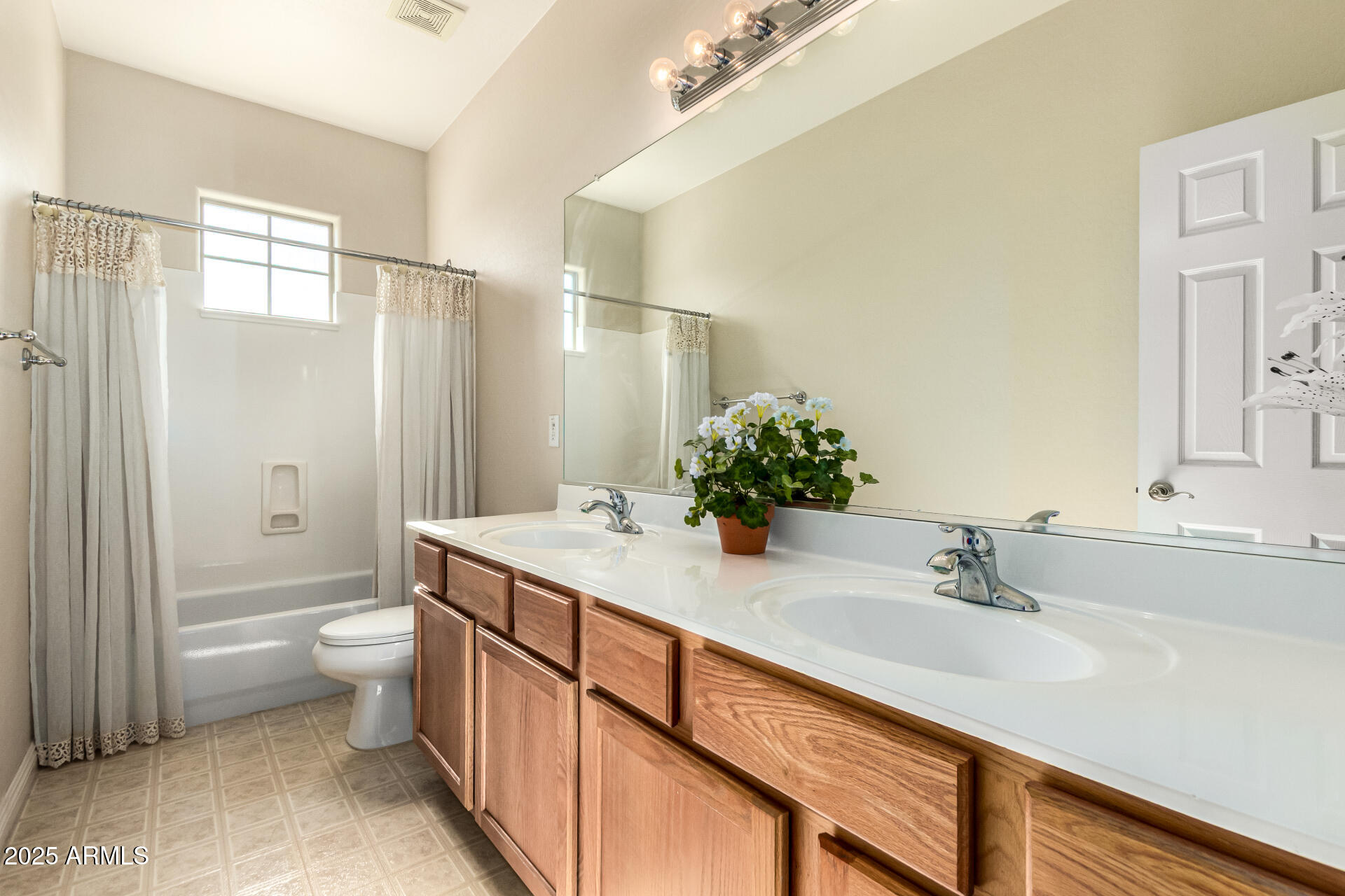 ROVEY FARM ESTATES SOUTH - Residential