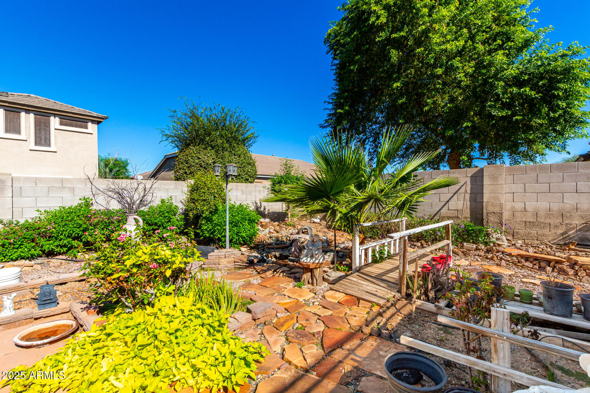 ROVEY FARM ESTATES SOUTH - Residential